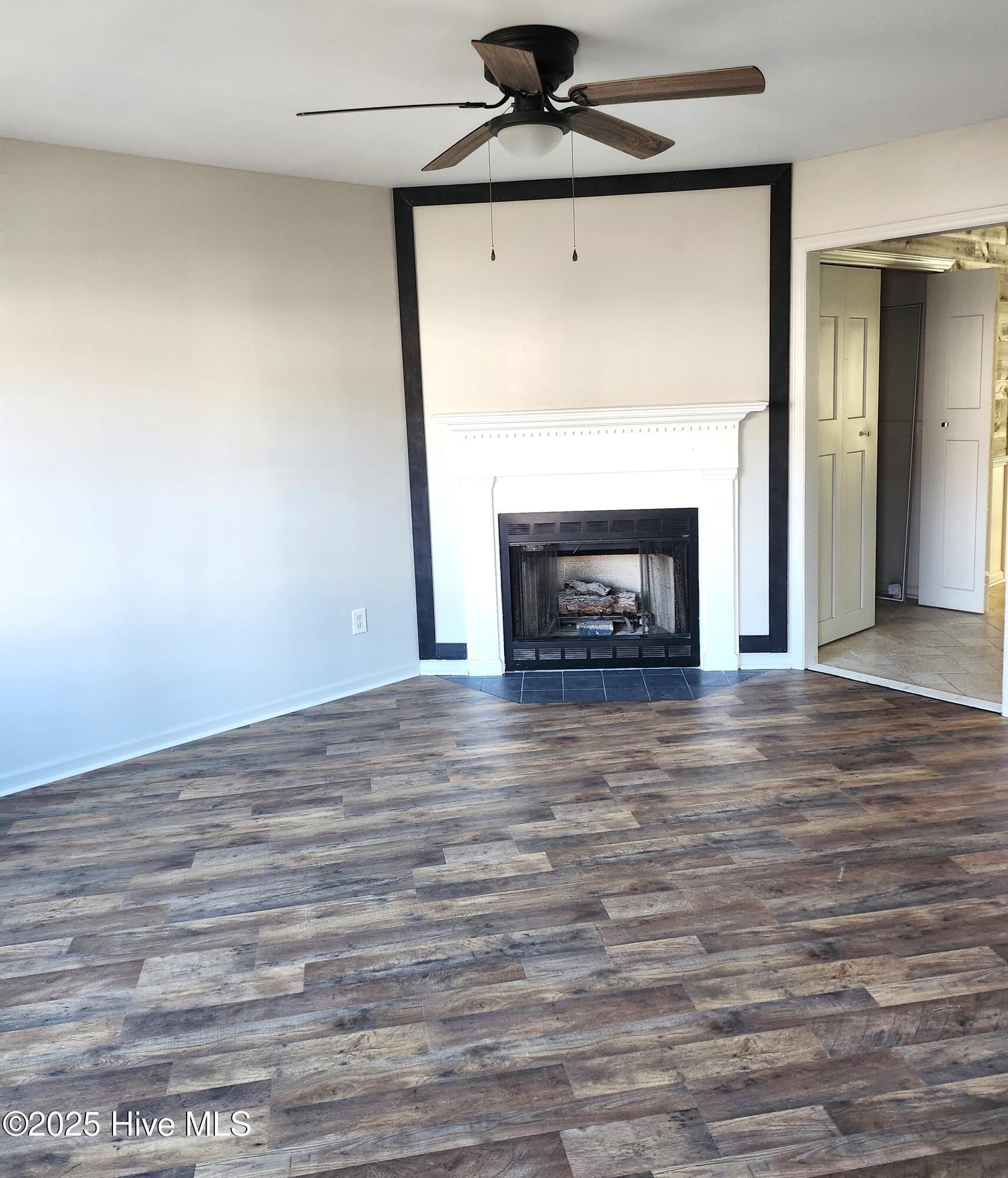 3812 Sterling Pointe Drive F1 Property Photo 5