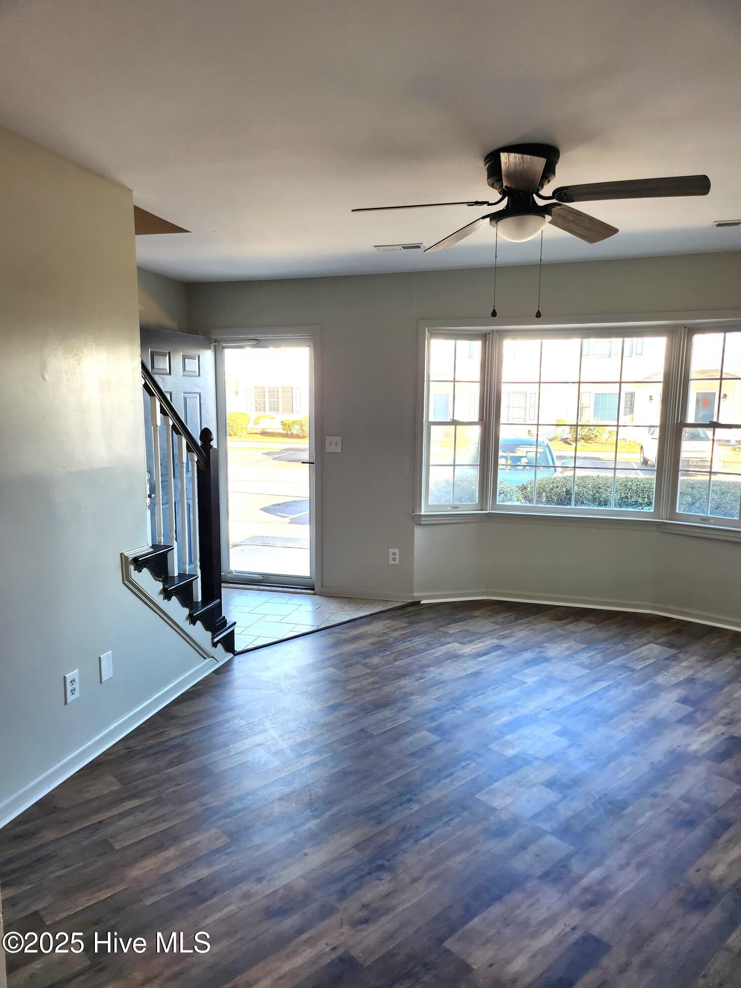 3812 Sterling Pointe Drive F1 Property Photo 6