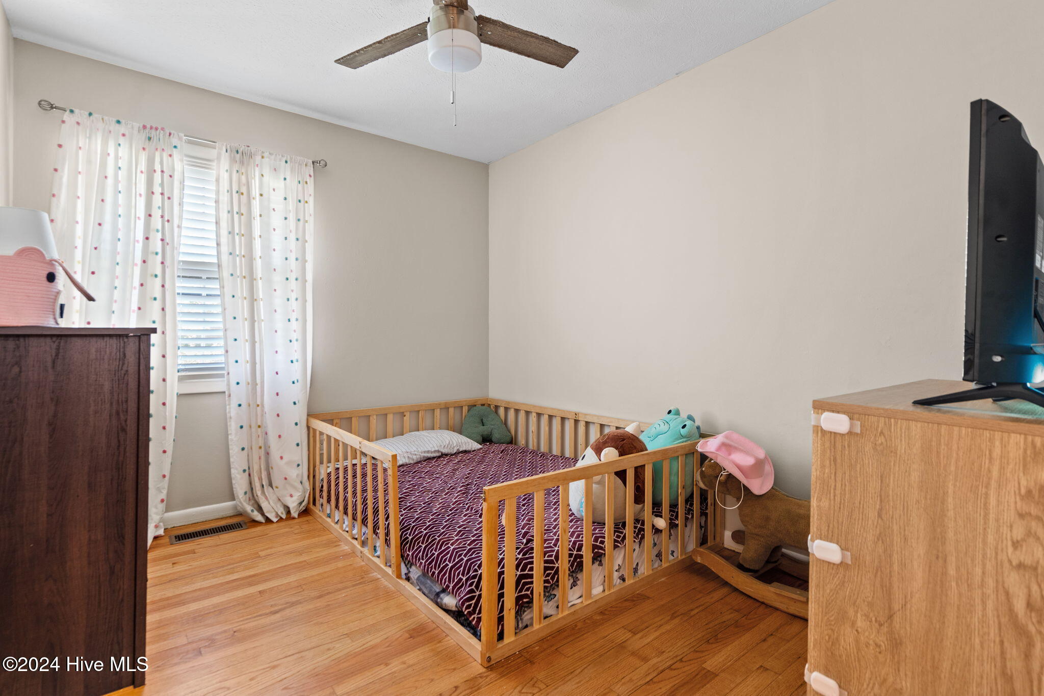 7220 Ainsley Street Property Photo 11