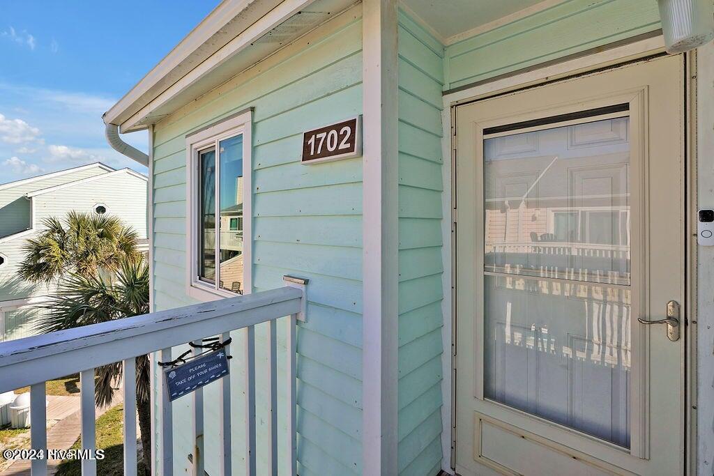 1702 Sand Dollar Court Property Photo 3