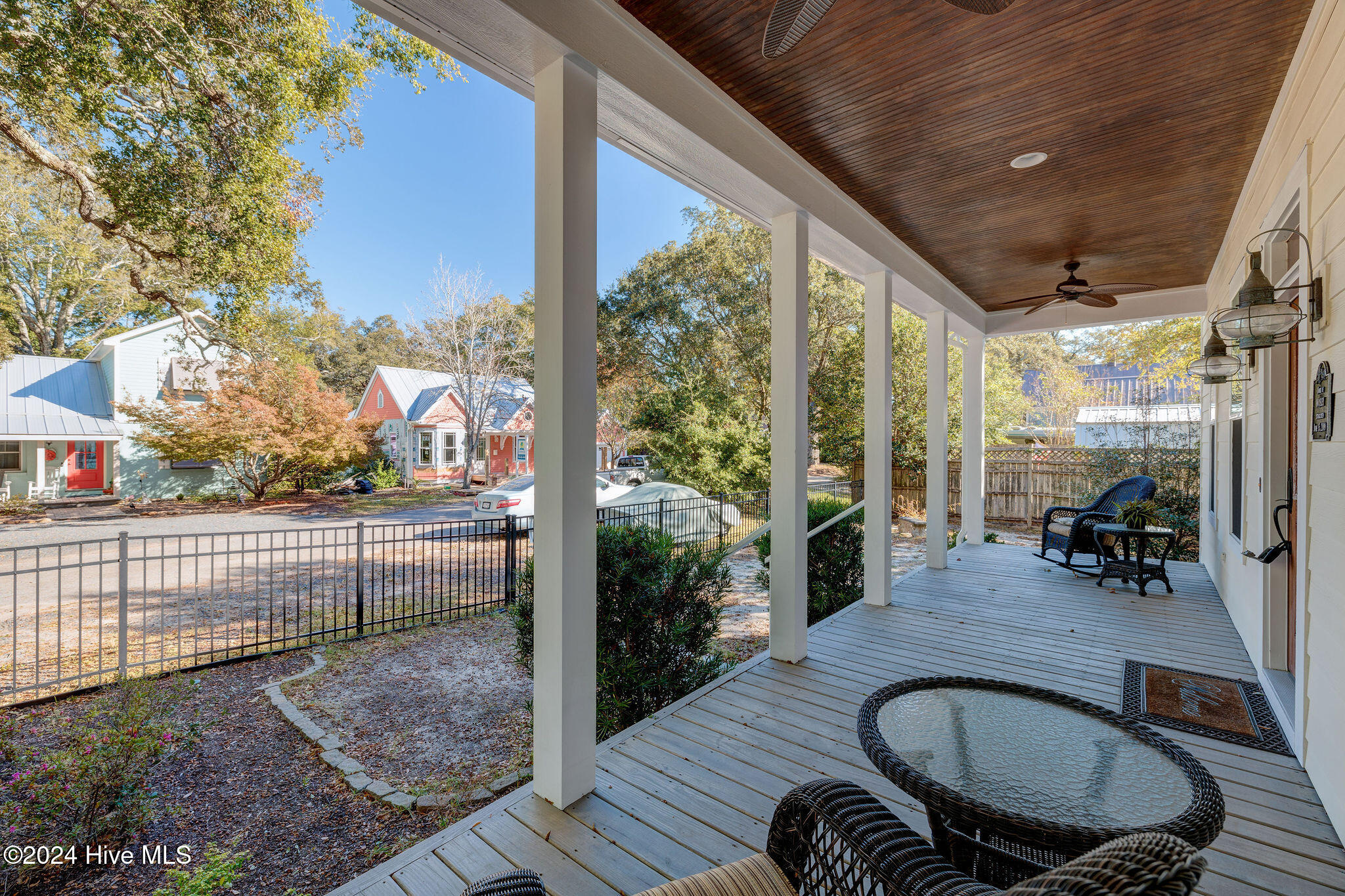 311 College Street Property Photo 3