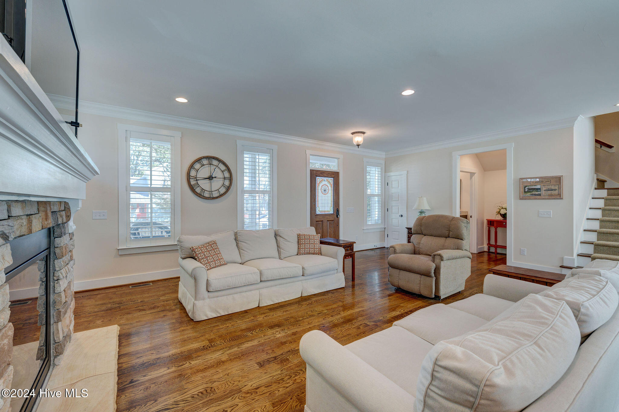 311 College Street Property Photo 11