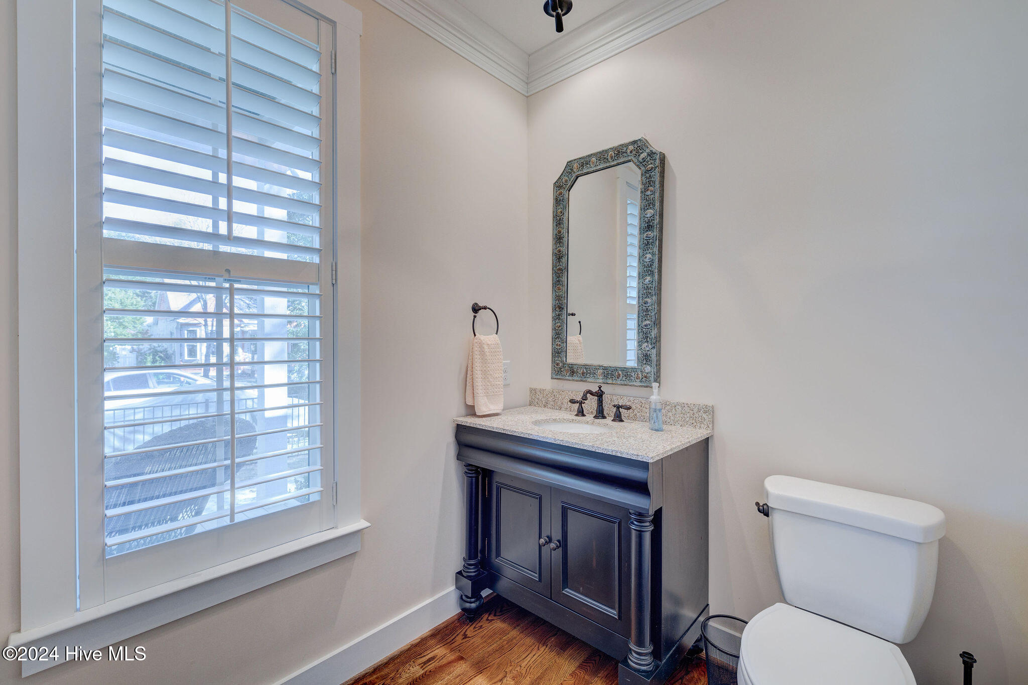 311 College Street Property Photo 13