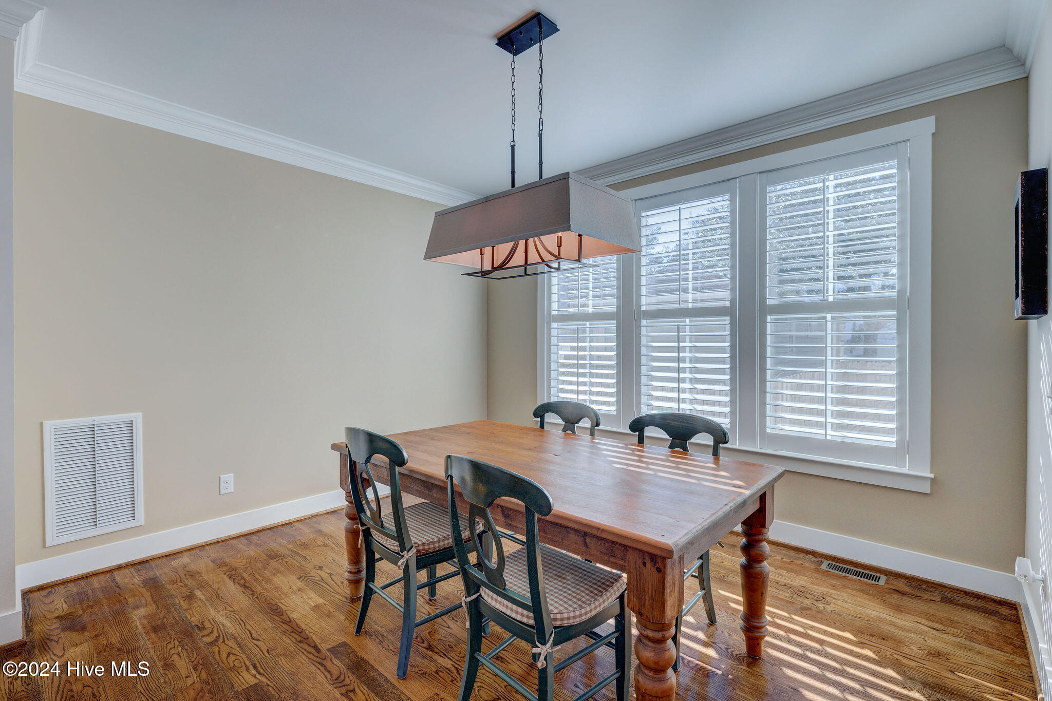 311 College Street Property Photo 15