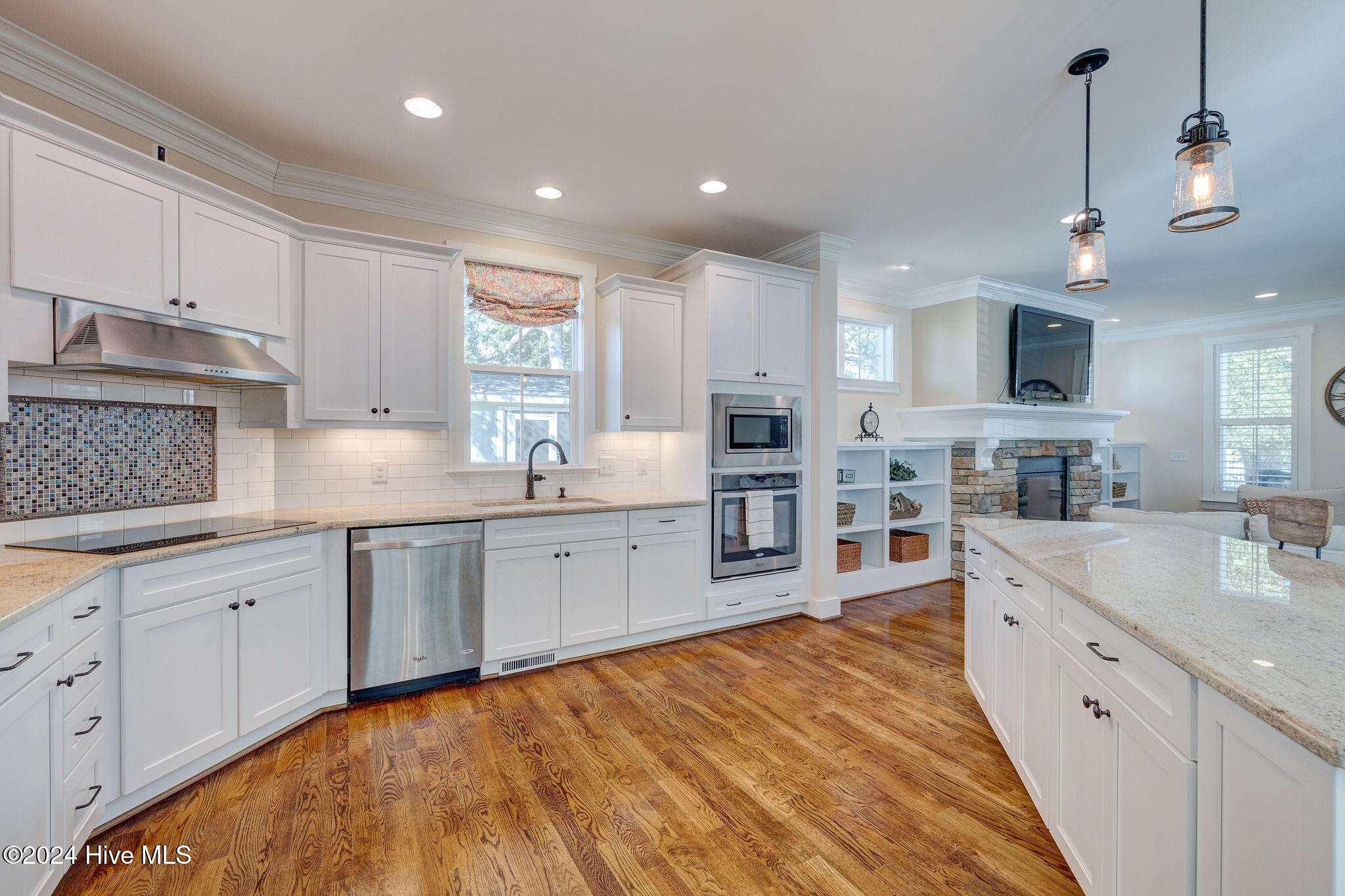 311 College Street Property Photo 19