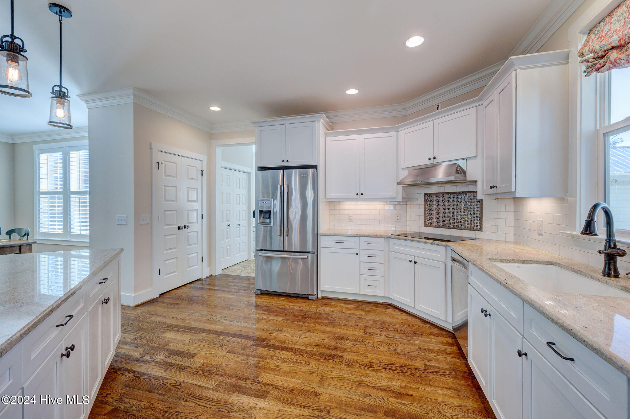 311 College Street Property Photo 21
