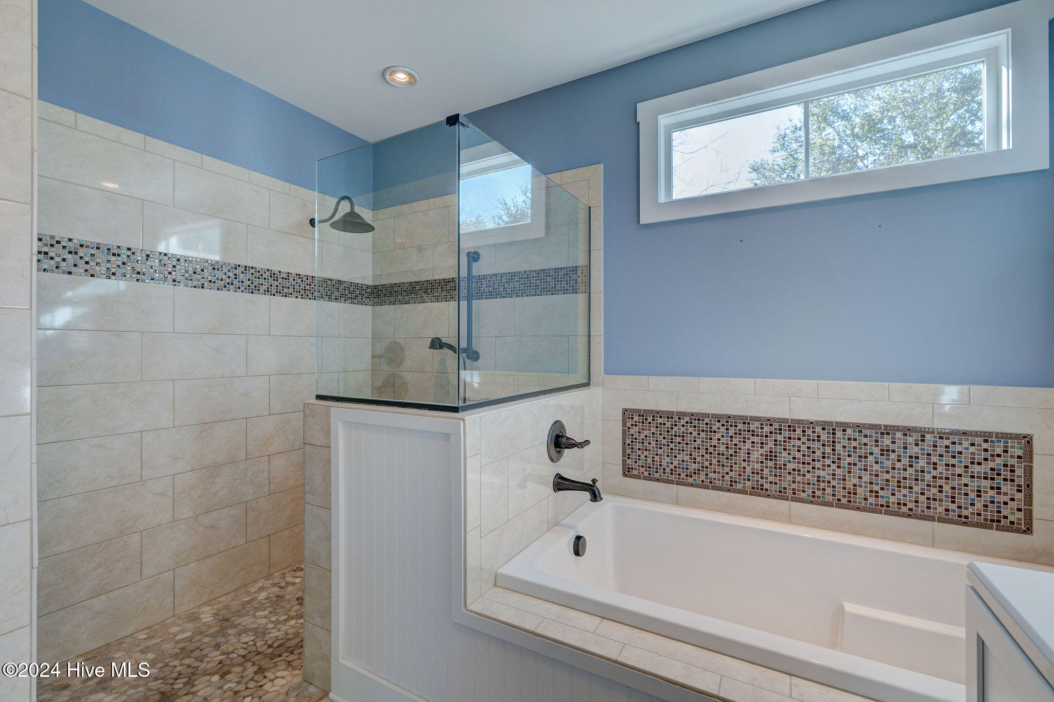 311 College Street Property Photo 34