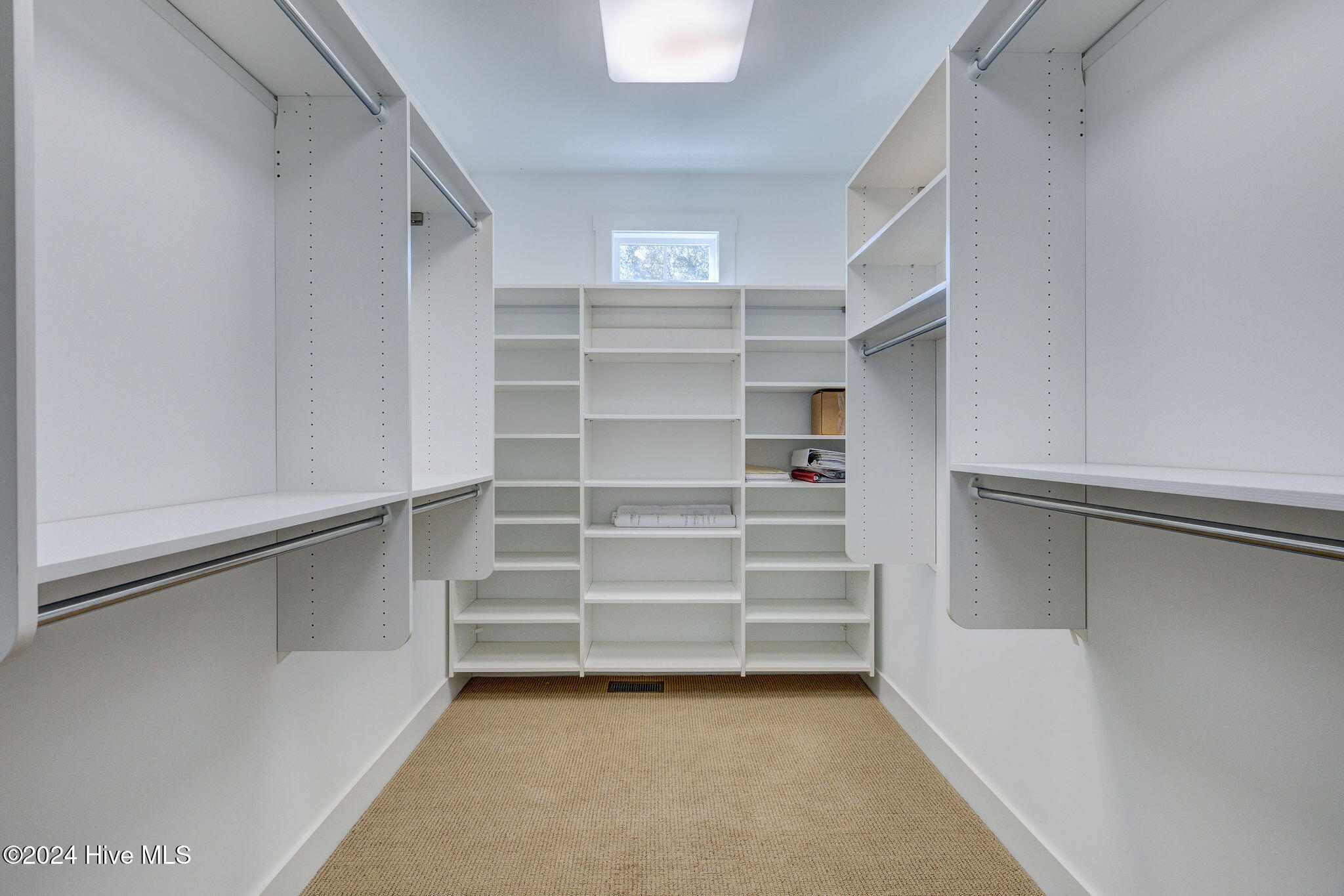 311 College Street Property Photo 36