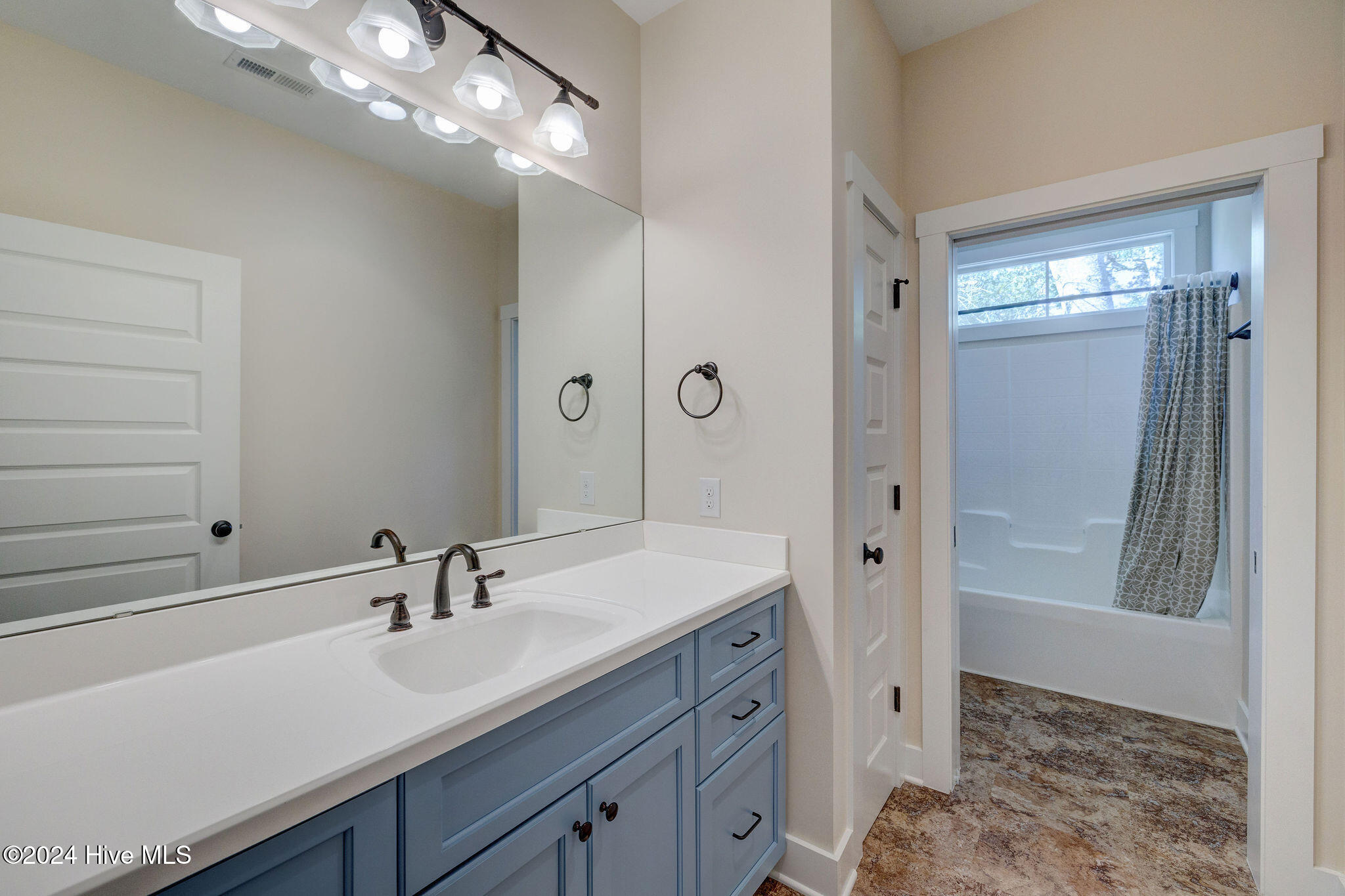 311 College Street Property Photo 41