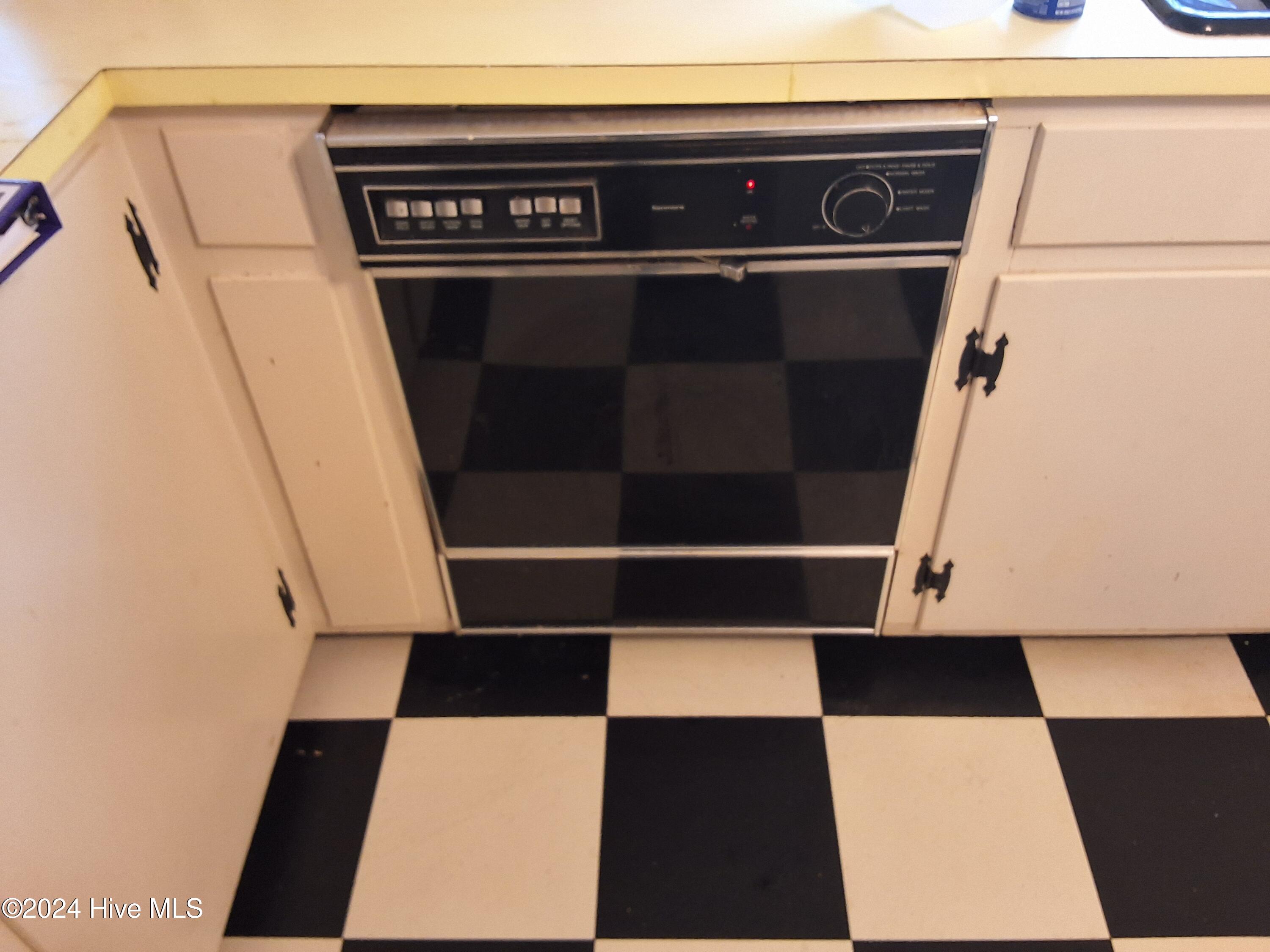 119 Grey Moss Lane Property Photo 3