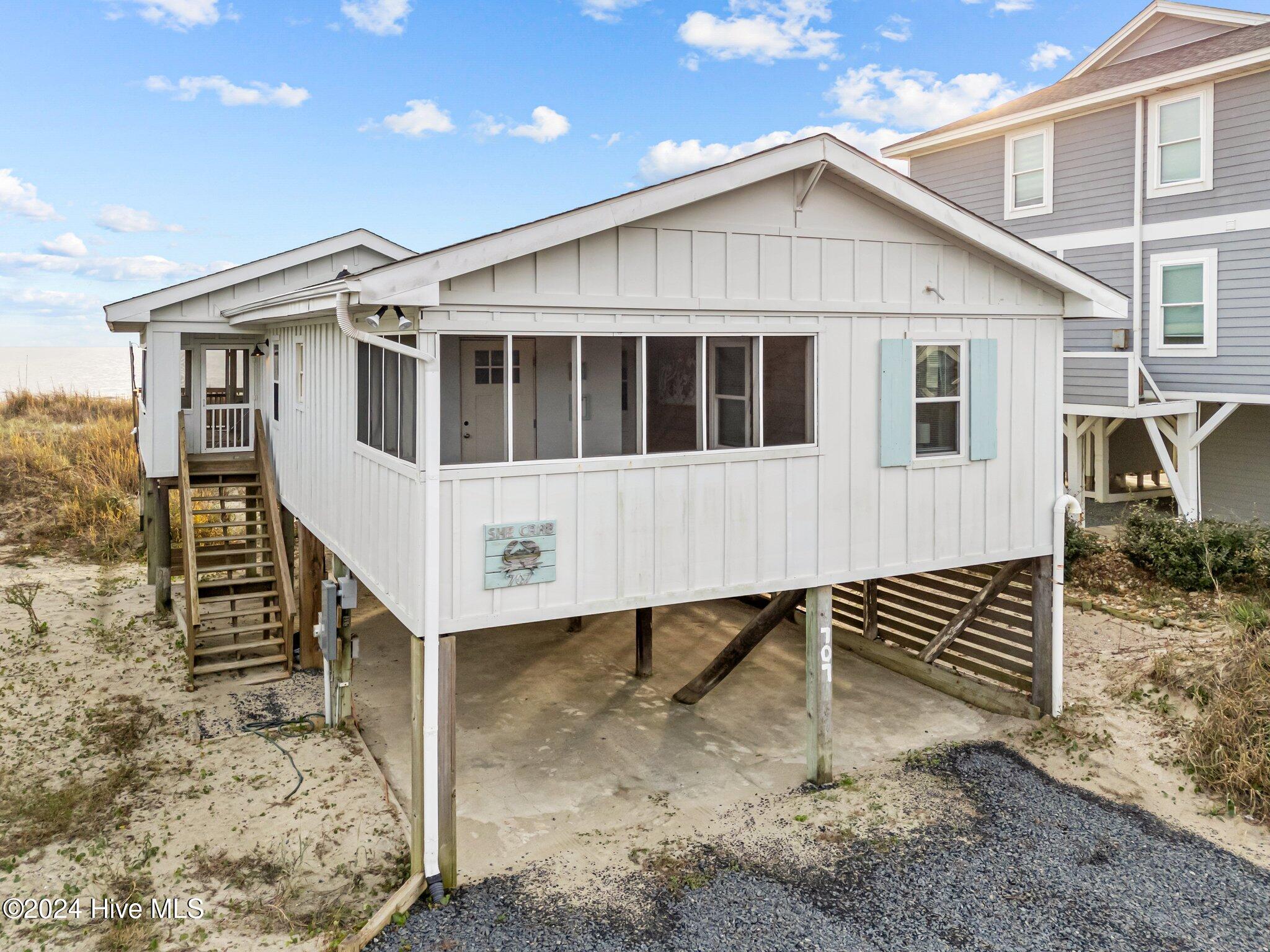 707 W Beach Drive Property Photo 1