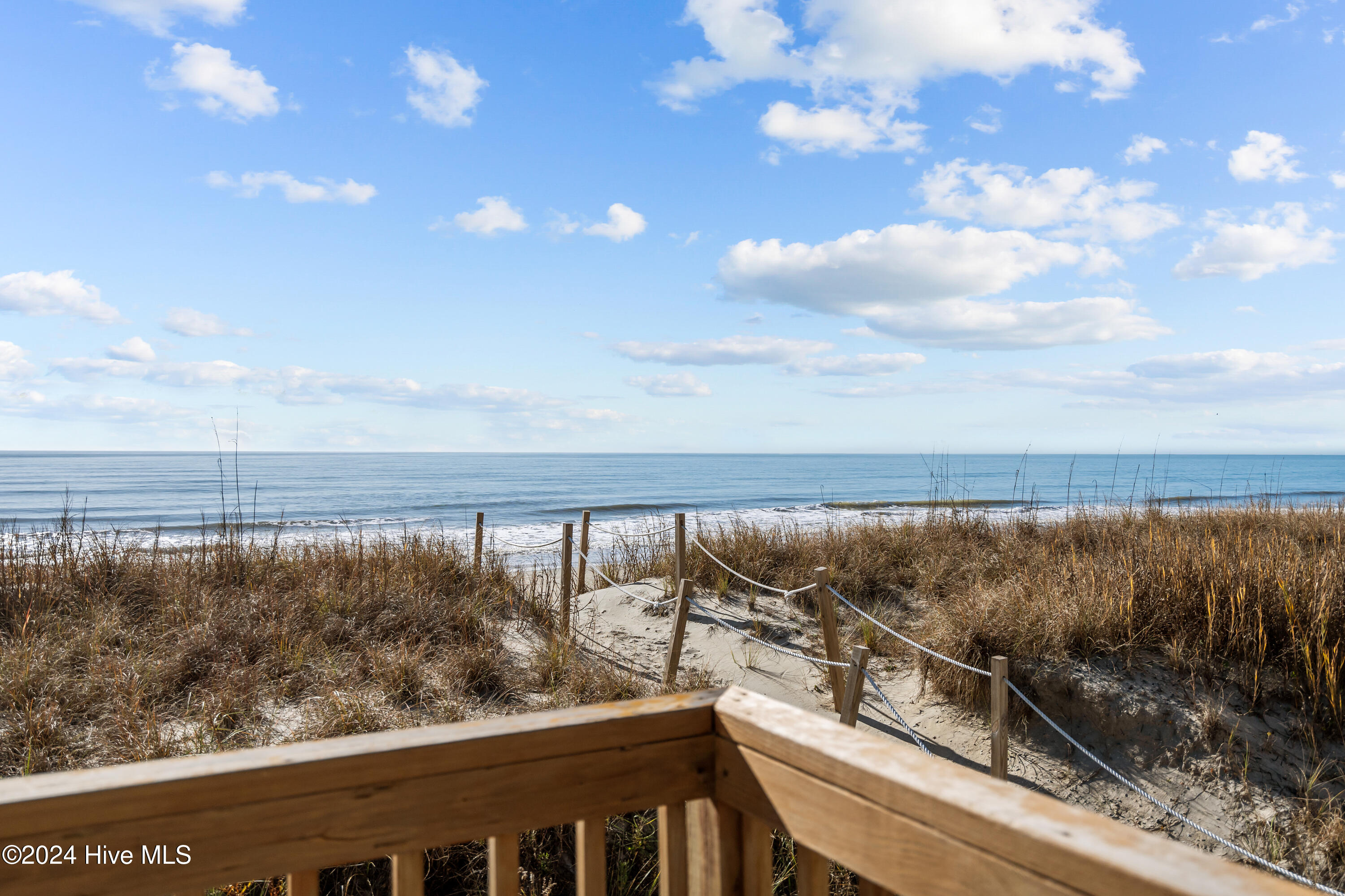 707 W Beach Drive Property Photo 4