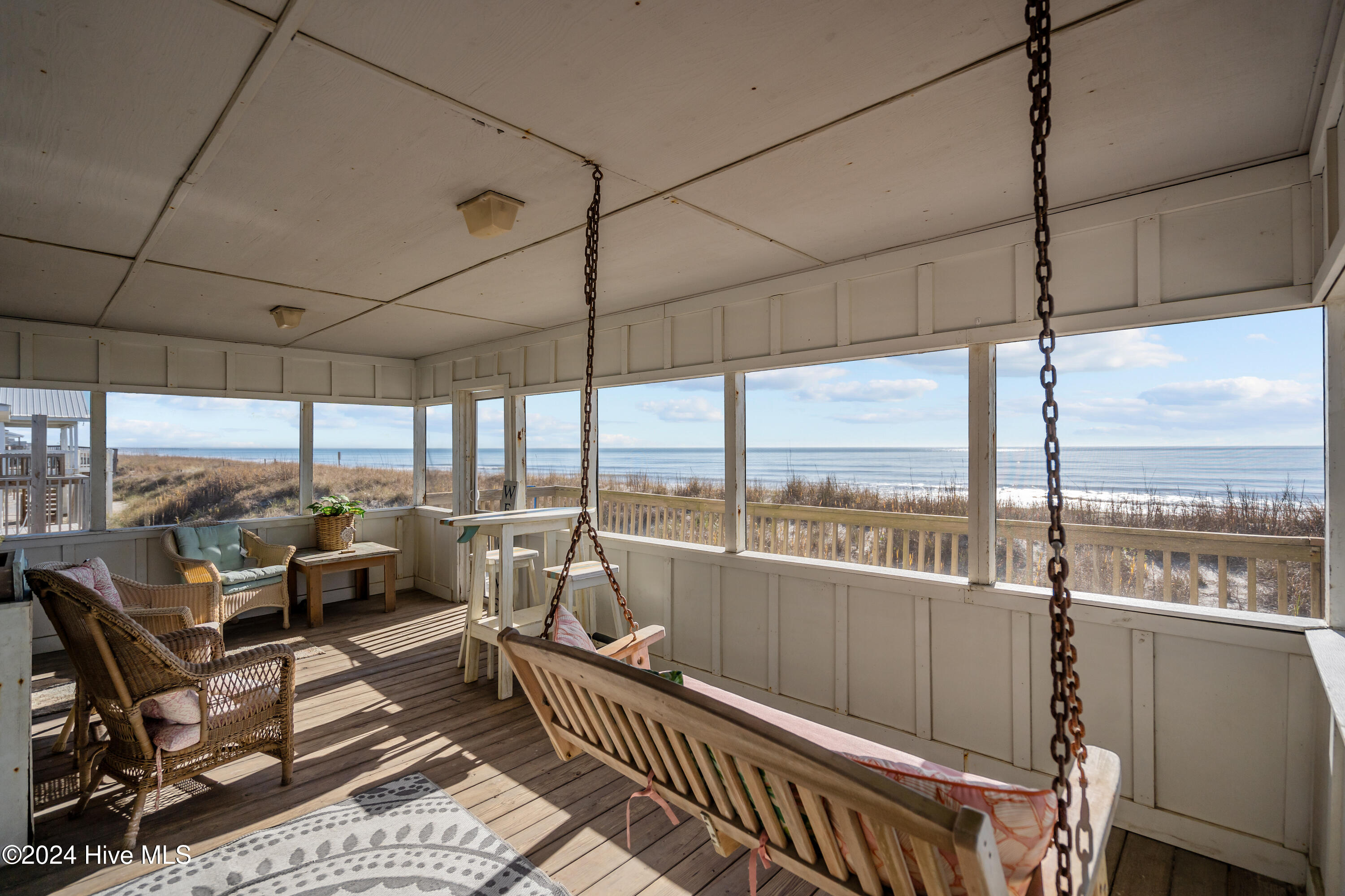 707 W Beach Drive Property Photo 7