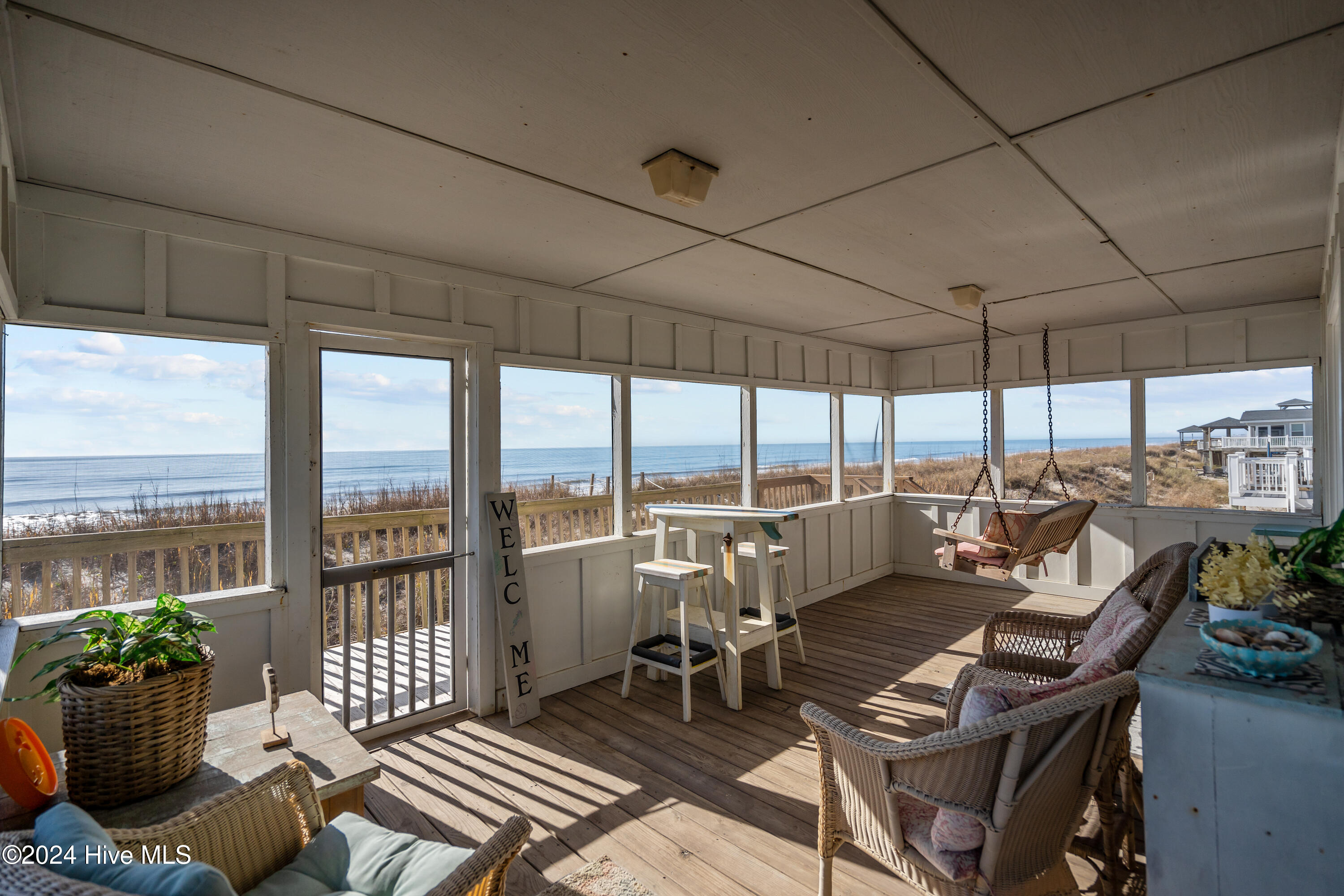 707 W Beach Drive Property Photo 12