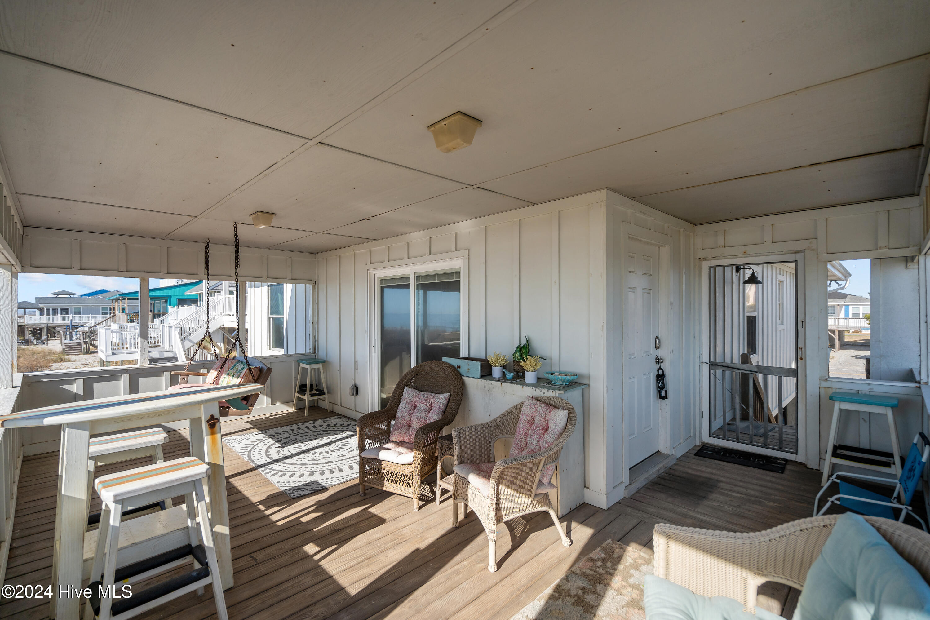 707 W Beach Drive Property Photo 14