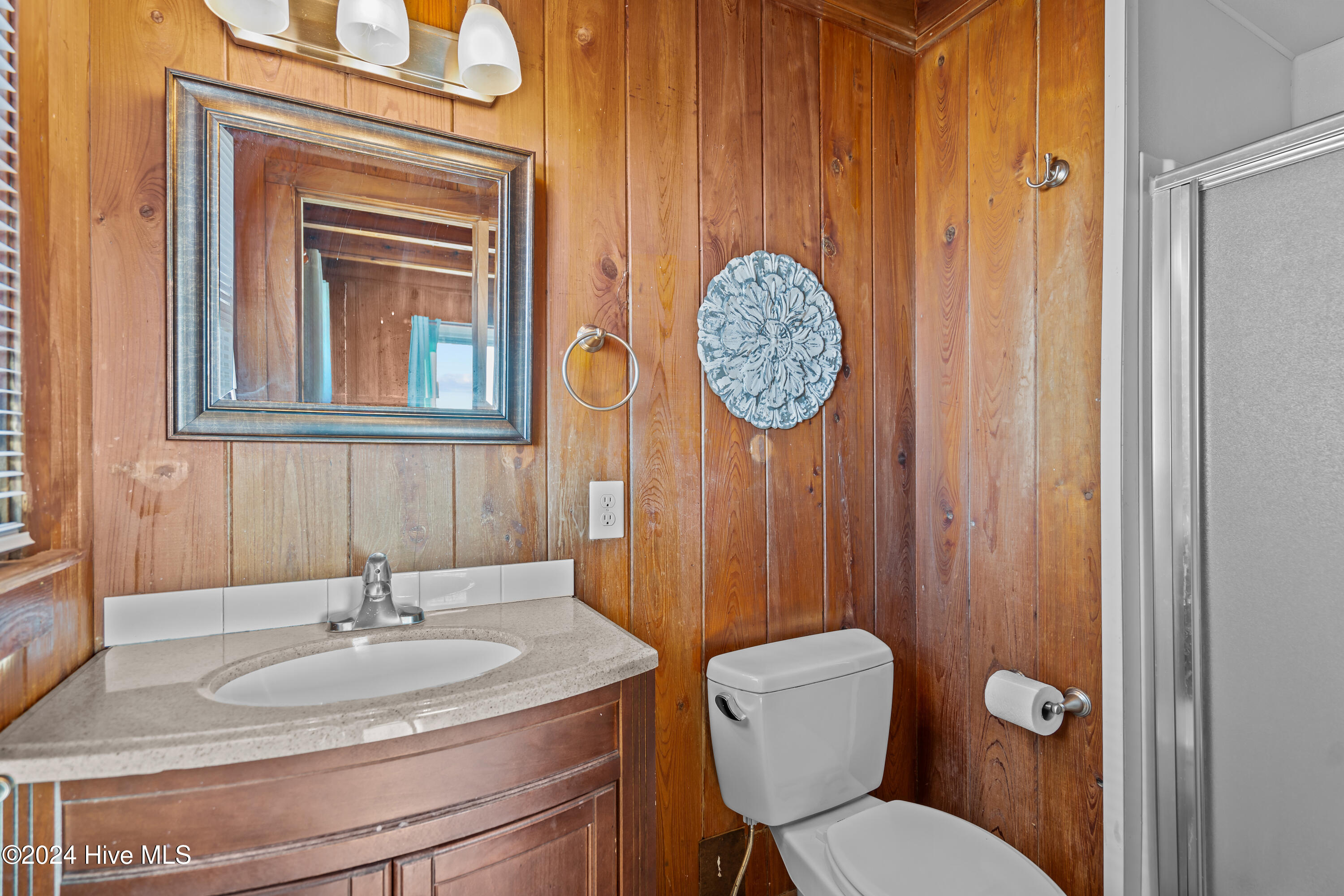 707 W Beach Drive Property Photo 40