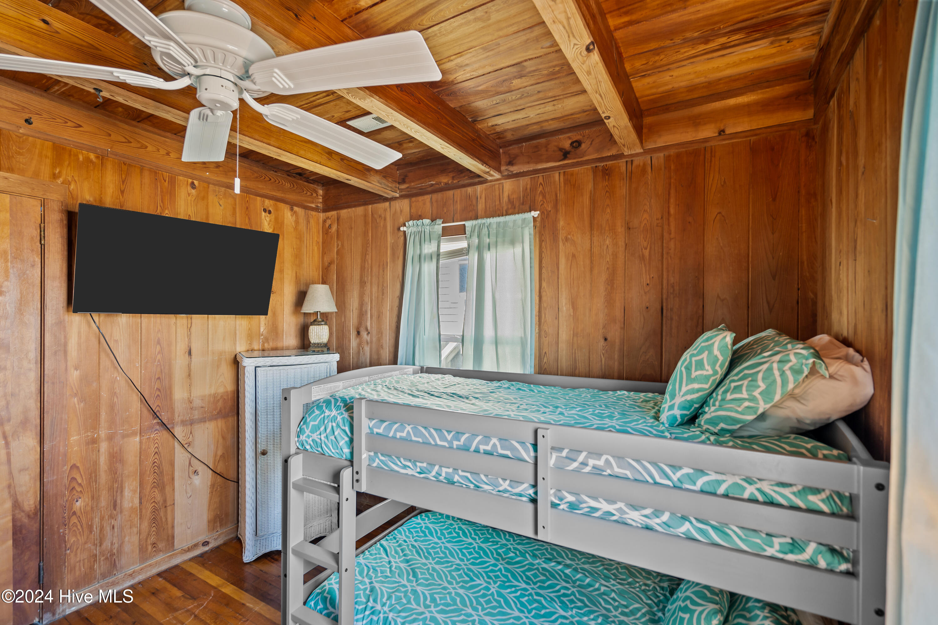 707 W Beach Drive Property Photo 46