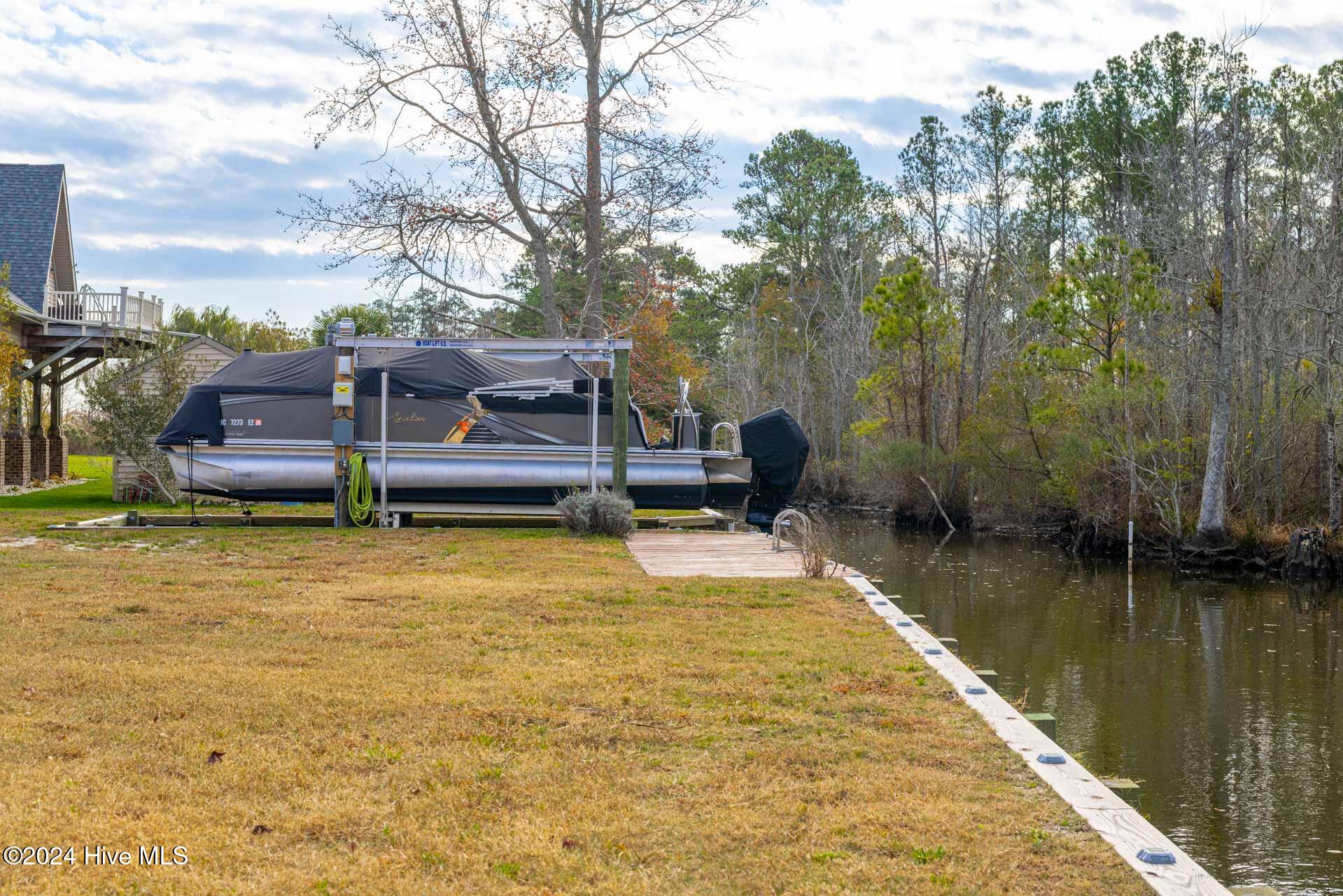 139 Nautical Lane Property Photo 10