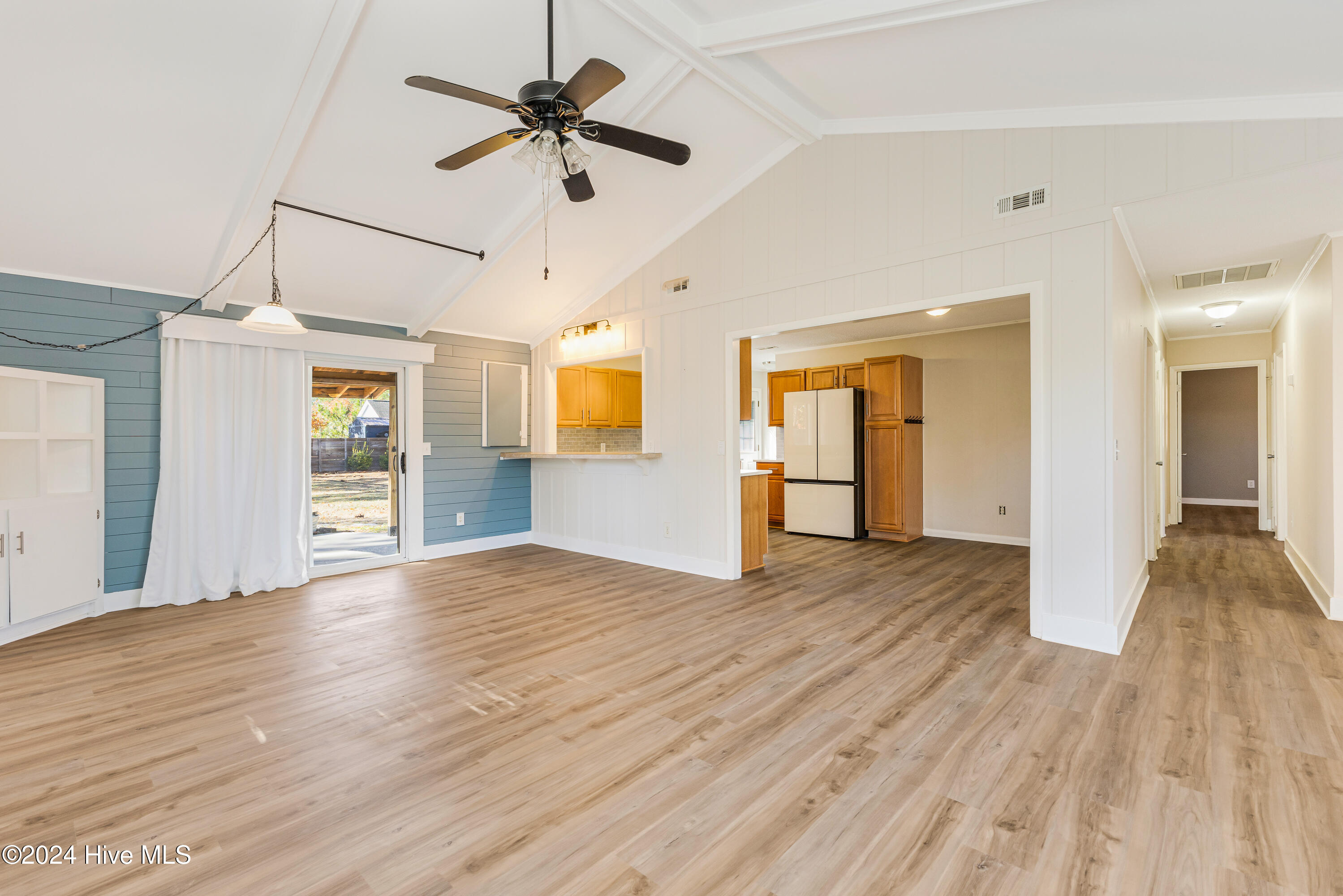 1078 Springdale Road Property Photo 6