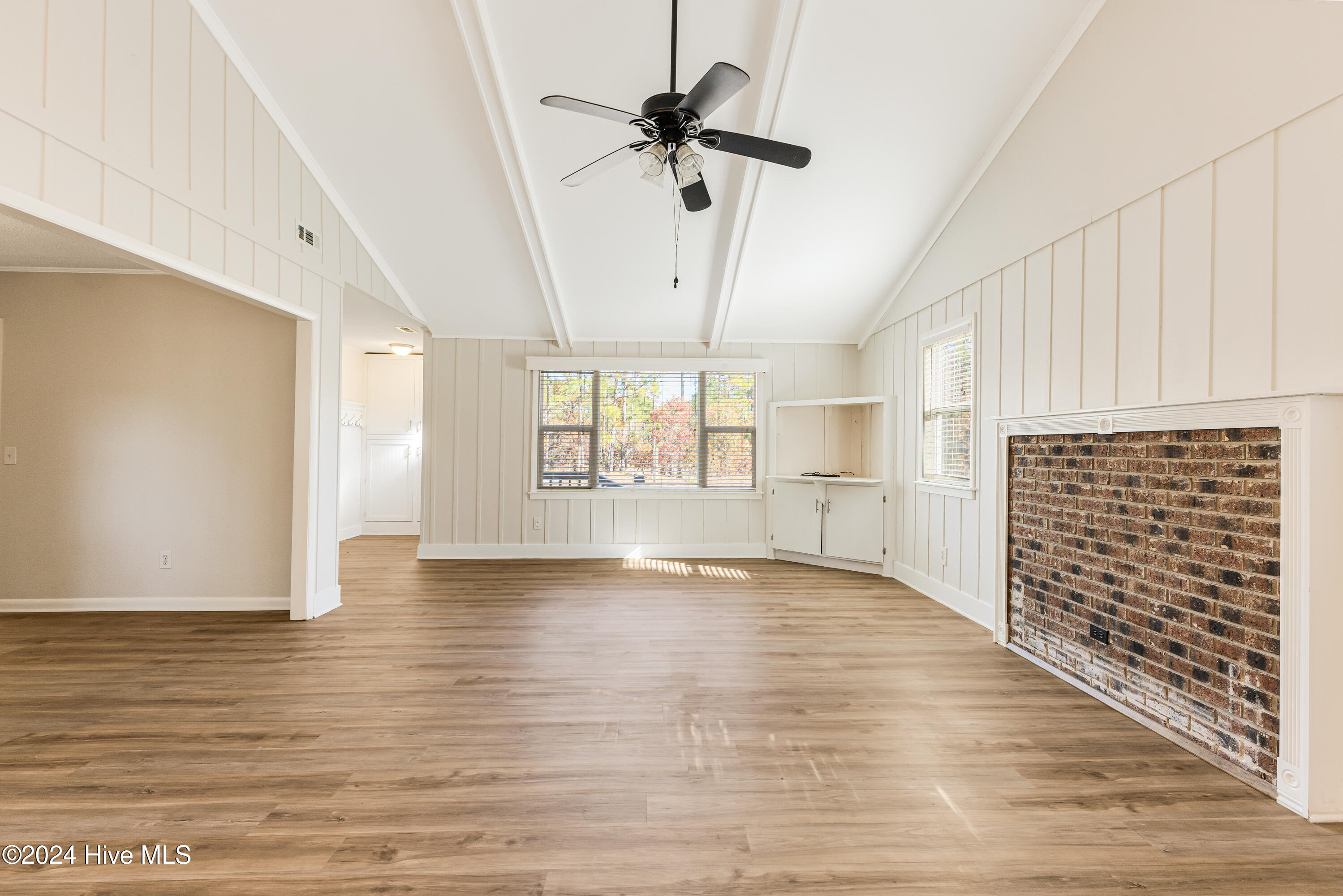 1078 Springdale Road Property Photo 8