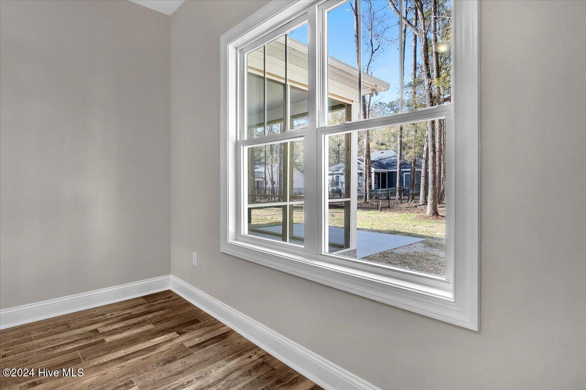 1048 Mcilwaine Drive Property Photo 11