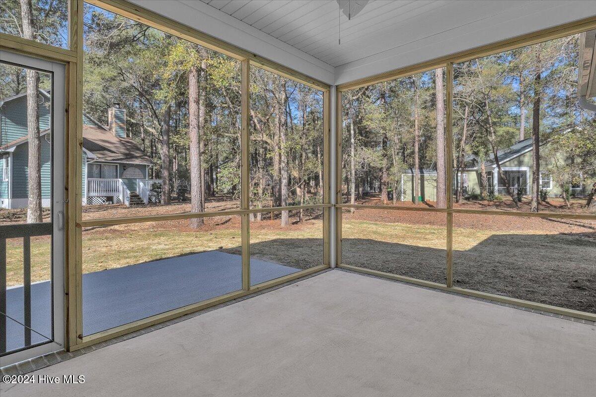 1048 Mcilwaine Drive Property Photo 24