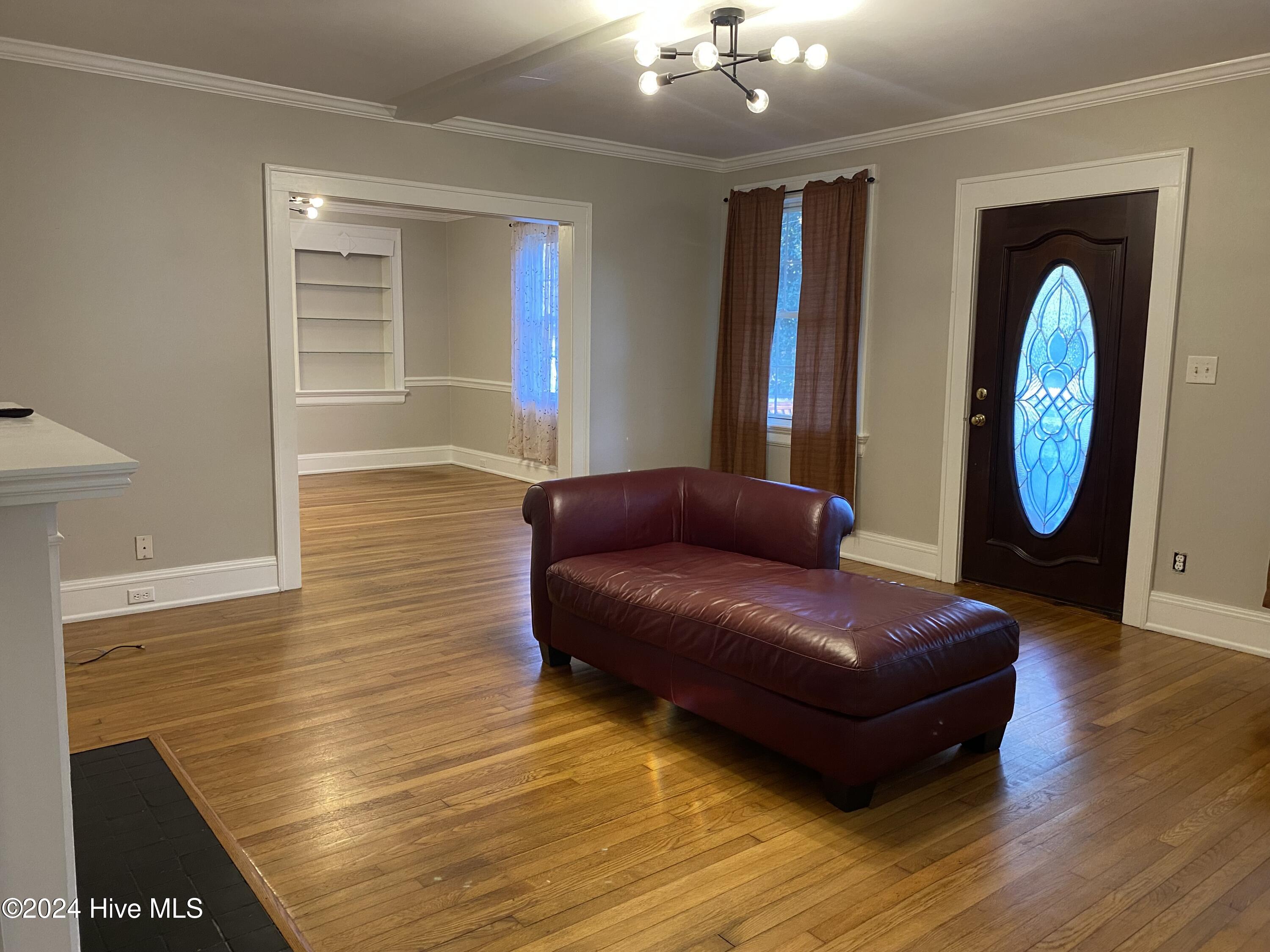 1121 Vance Street Property Photo 2