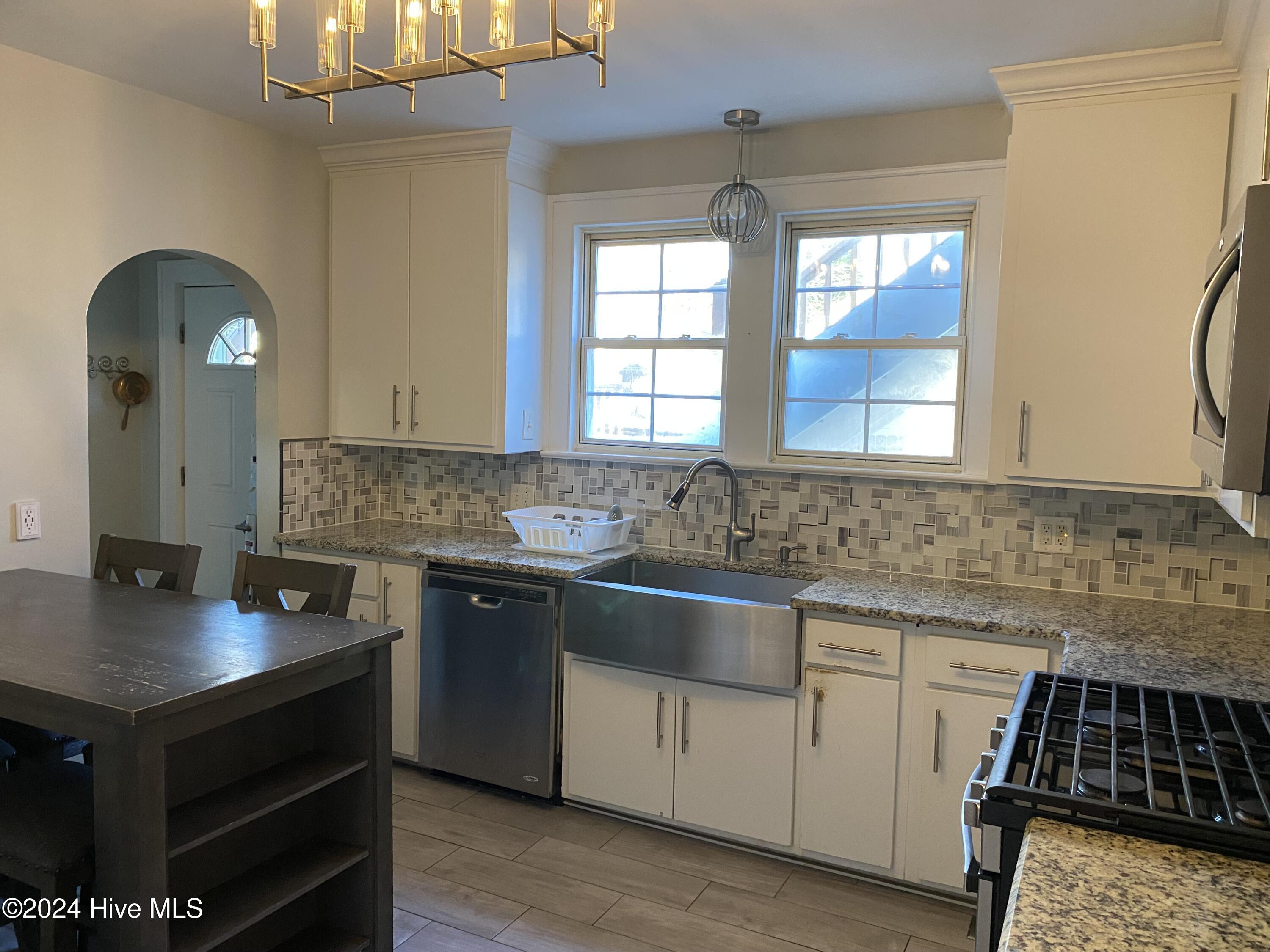 1121 Vance Street Property Photo 5