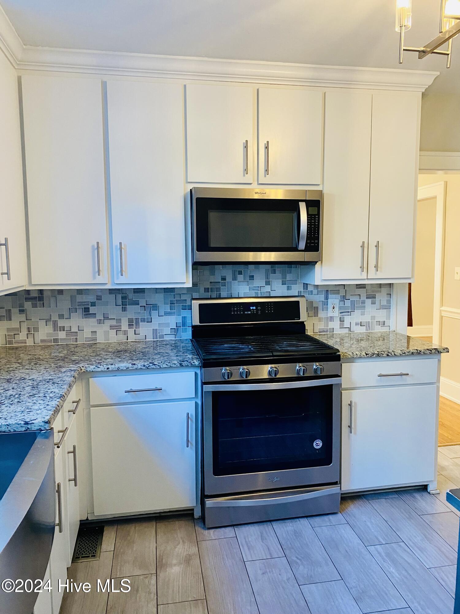 1121 Vance Street Property Photo 6