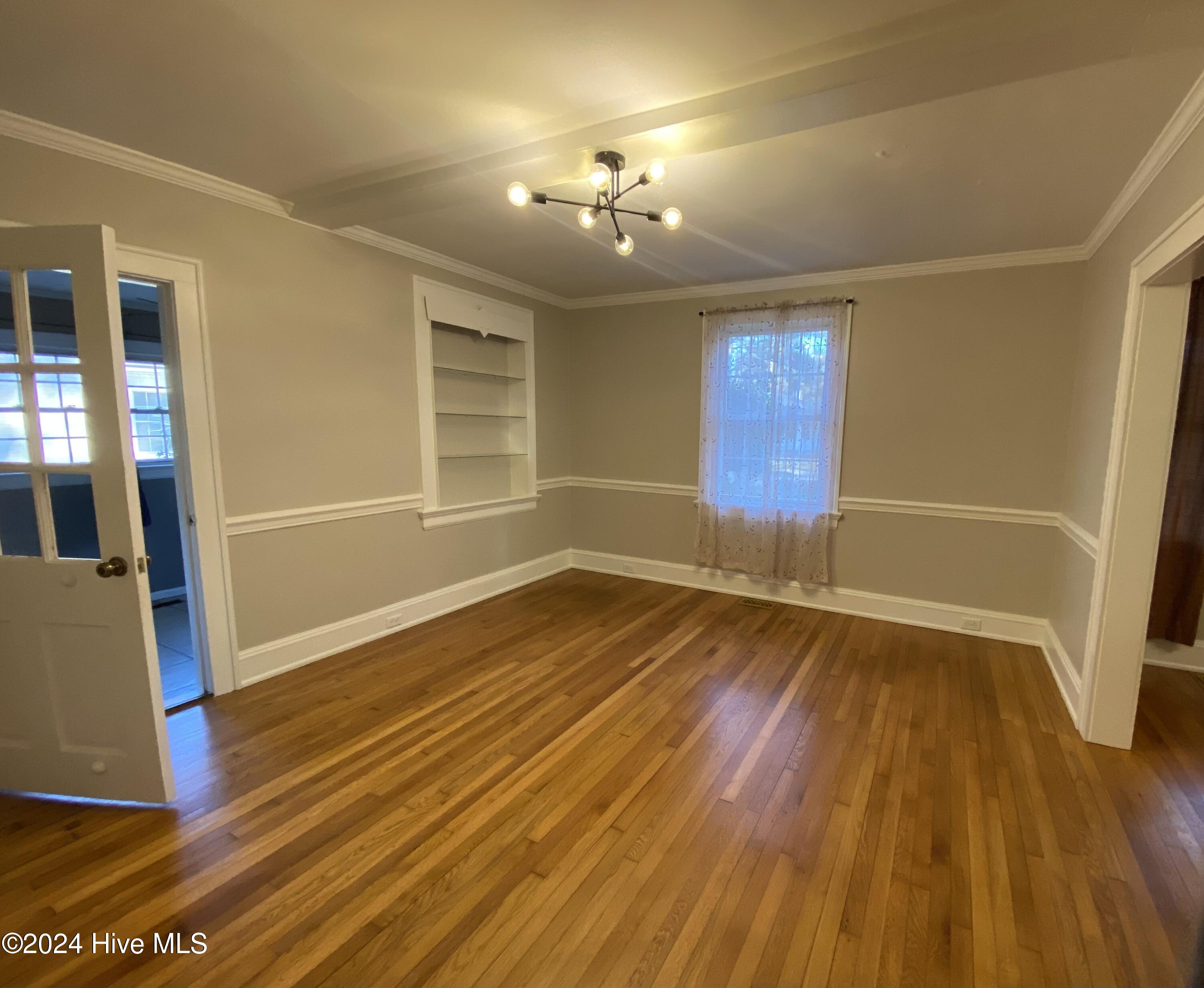 1121 Vance Street Property Photo 10