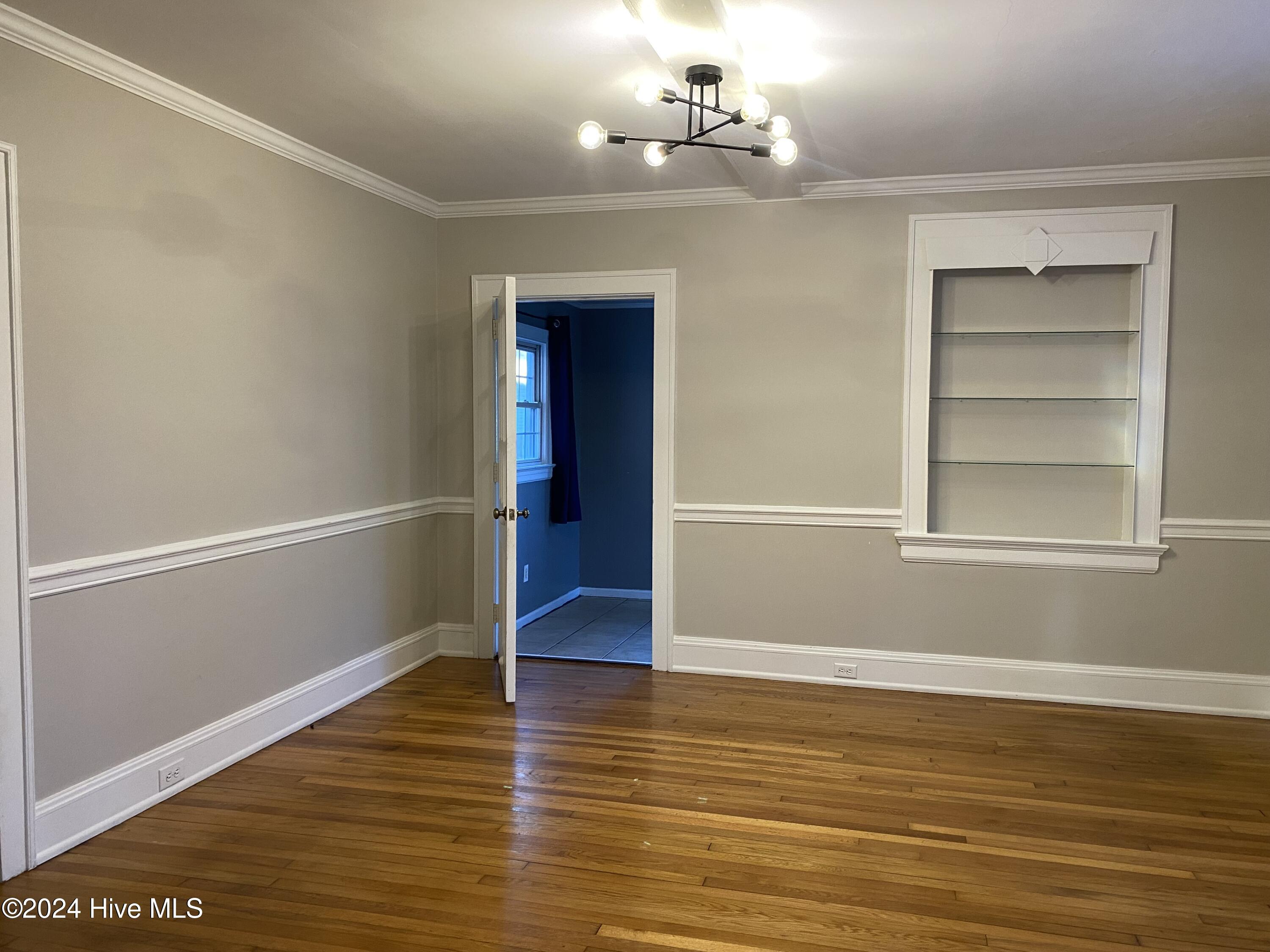 1121 Vance Street Property Photo 11