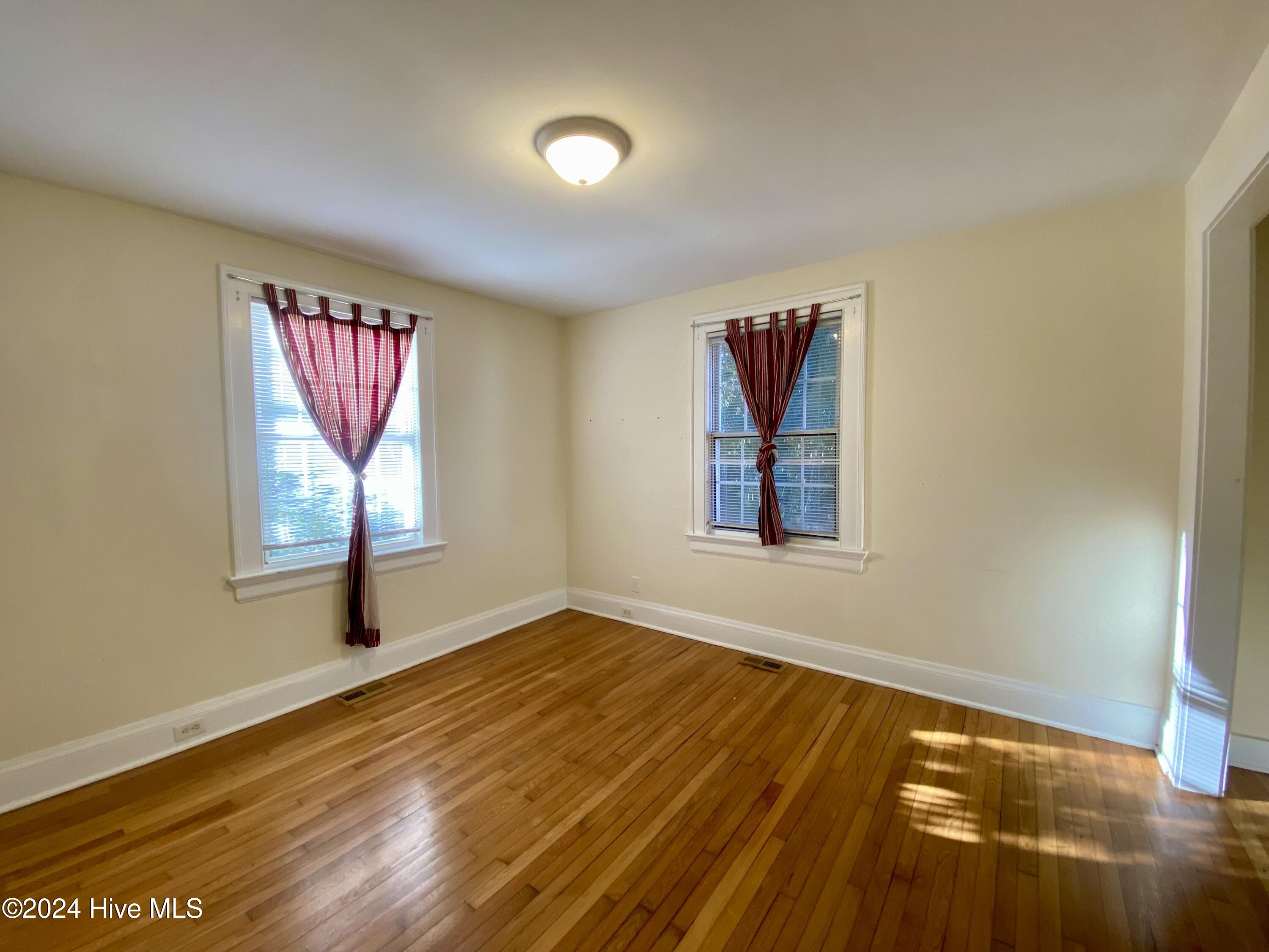 1121 Vance Street Property Photo 16