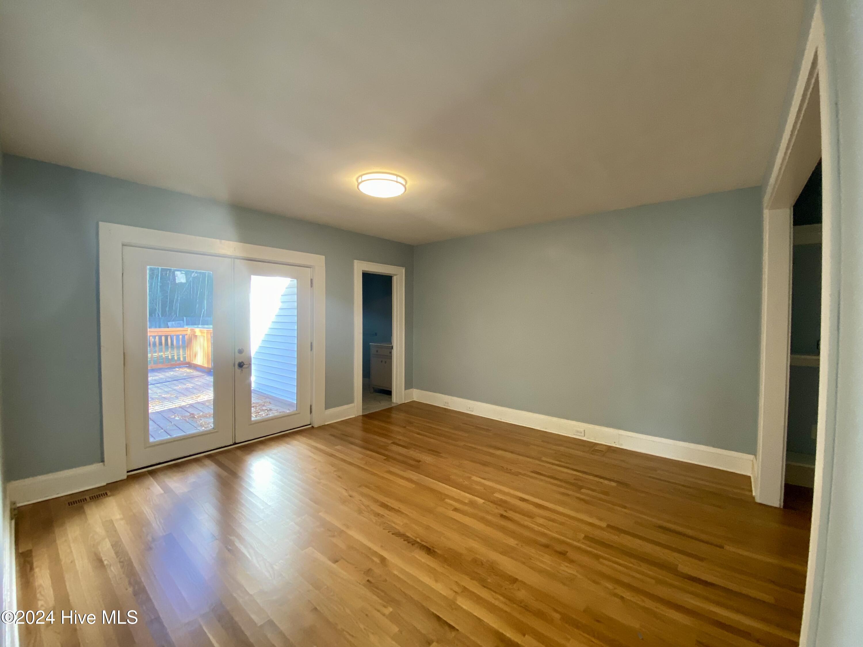 1121 Vance Street Property Photo 19