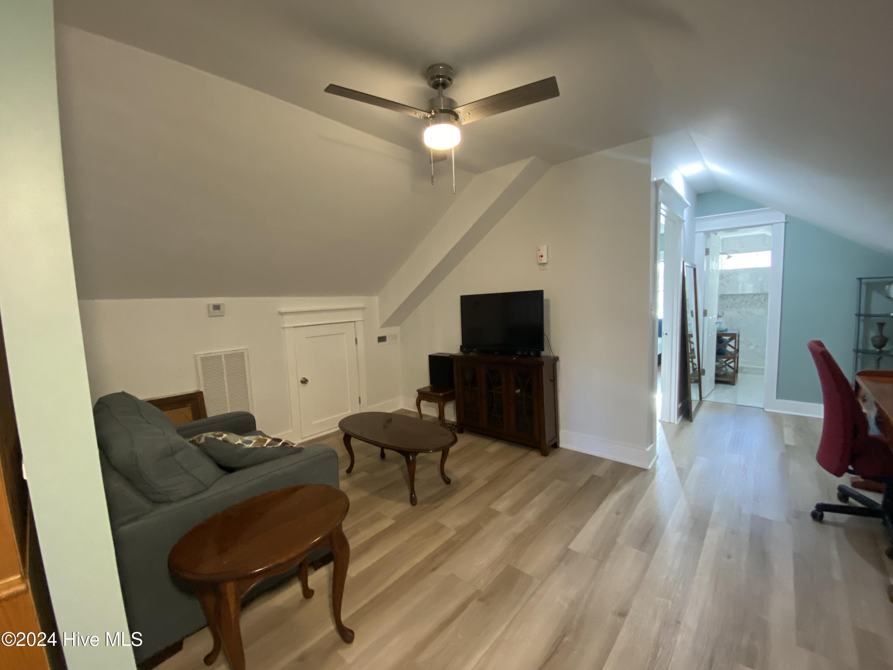 1121 Vance Street Property Photo 41