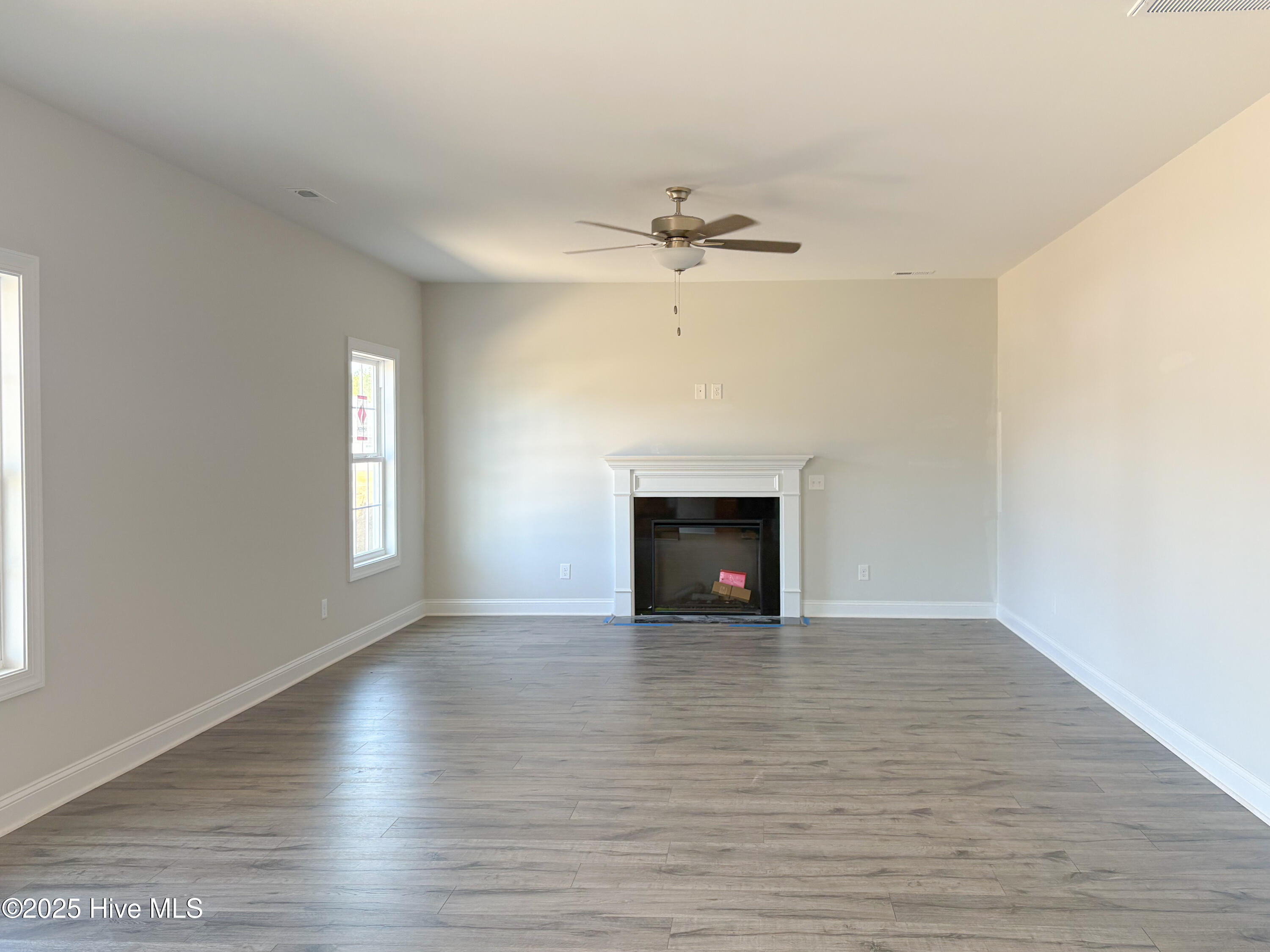 707 Ellabond Street Property Photo 5