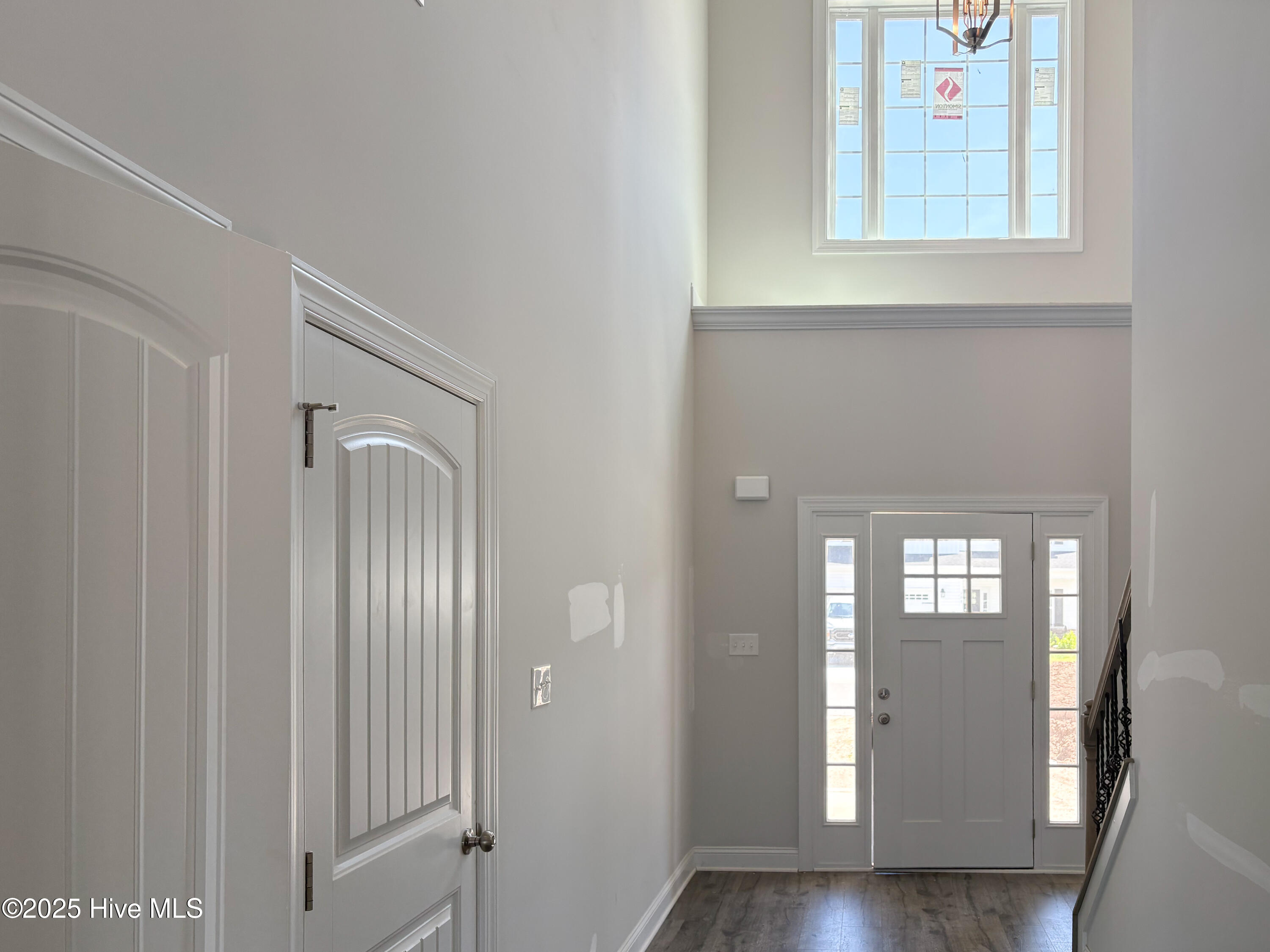 707 Ellabond Street Property Photo 6