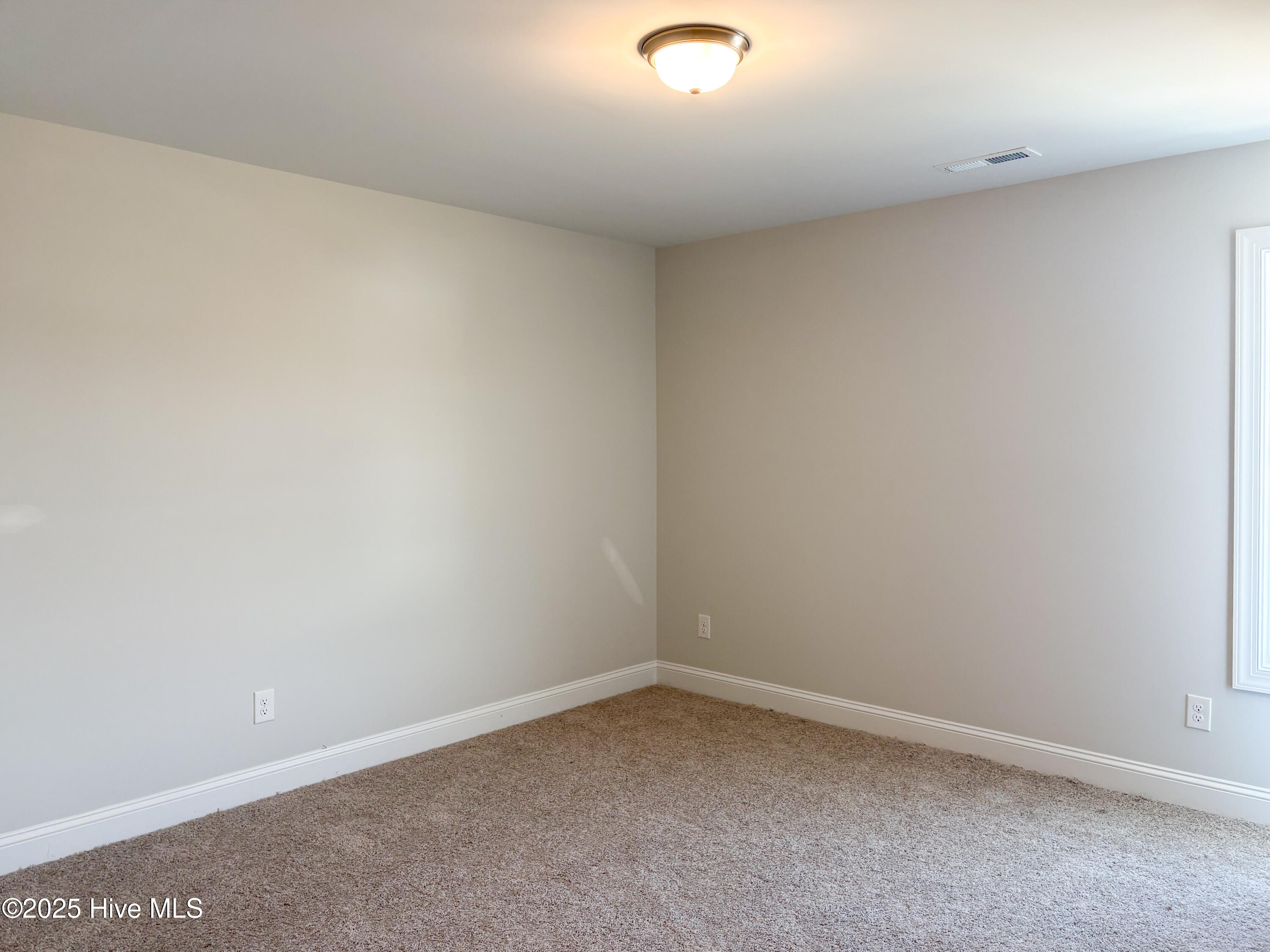 707 Ellabond Street Property Photo 8