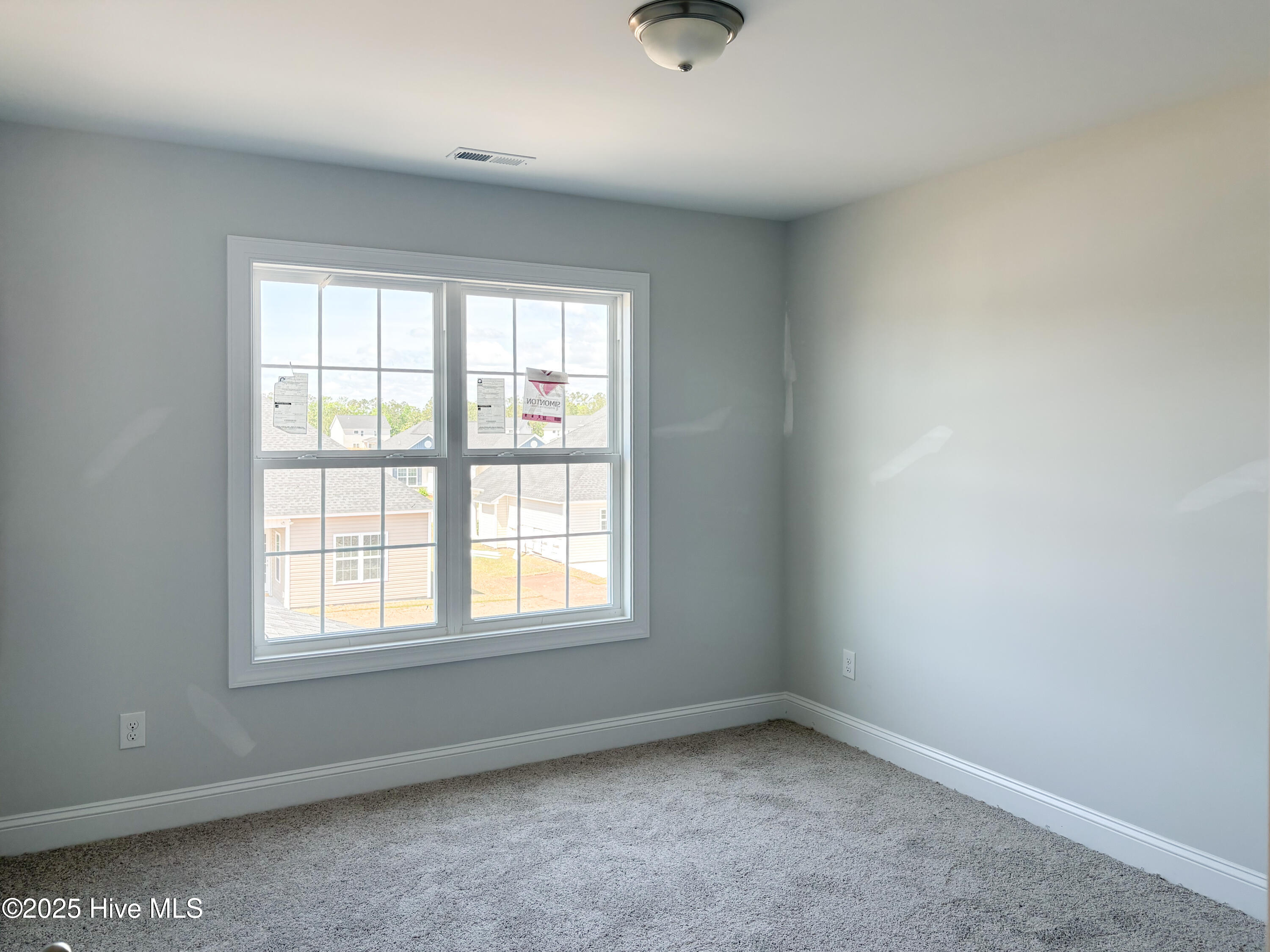 707 Ellabond Street Property Photo 9