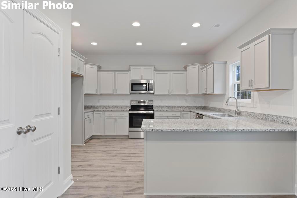 707 Ellabond Street Property Photo 18