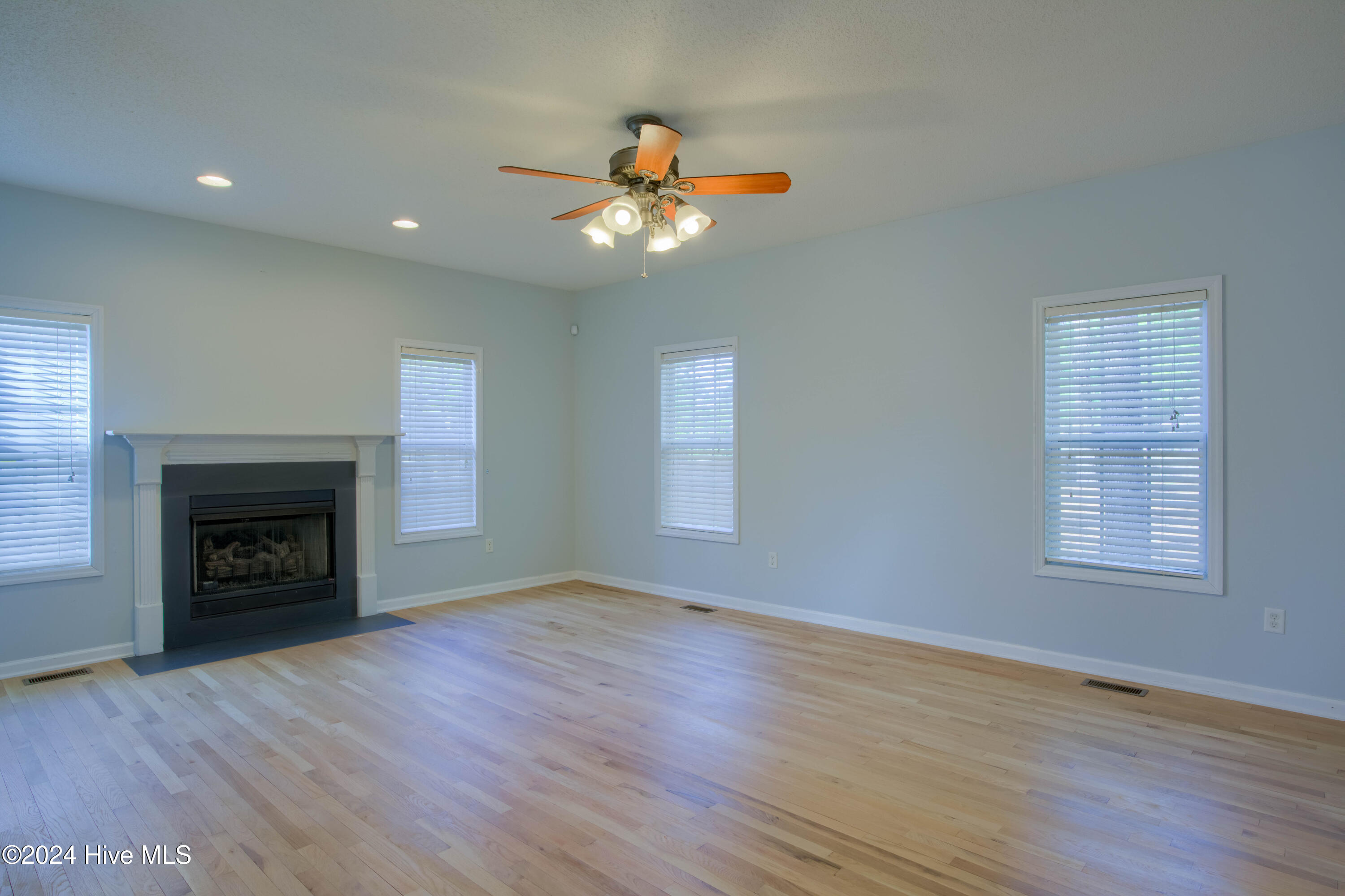 106 Creeks Edge Drive Property Photo 3
