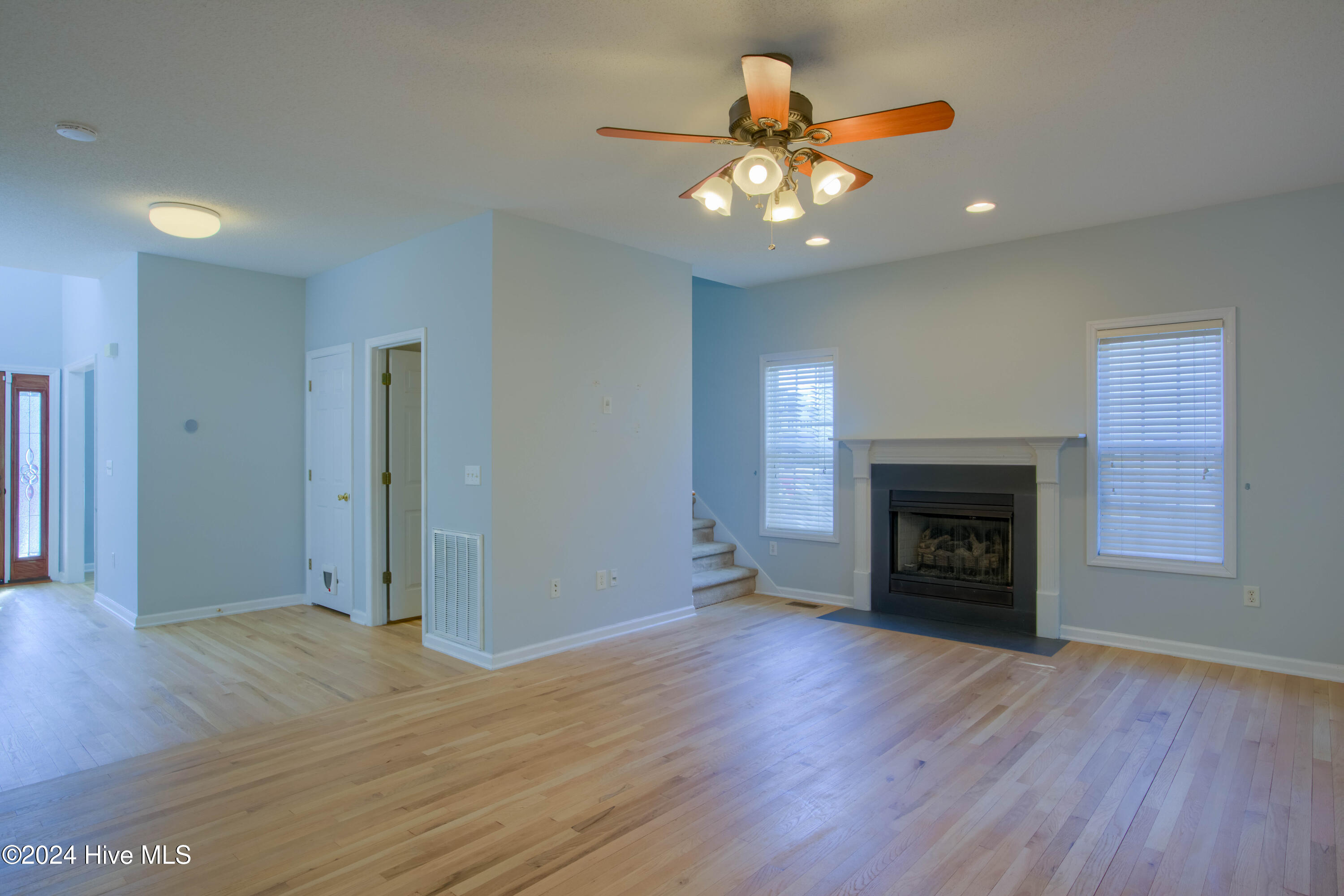 106 Creeks Edge Drive Property Photo 4