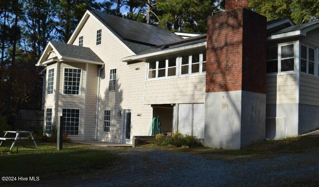 555 N Ashe Street Property Photo 4