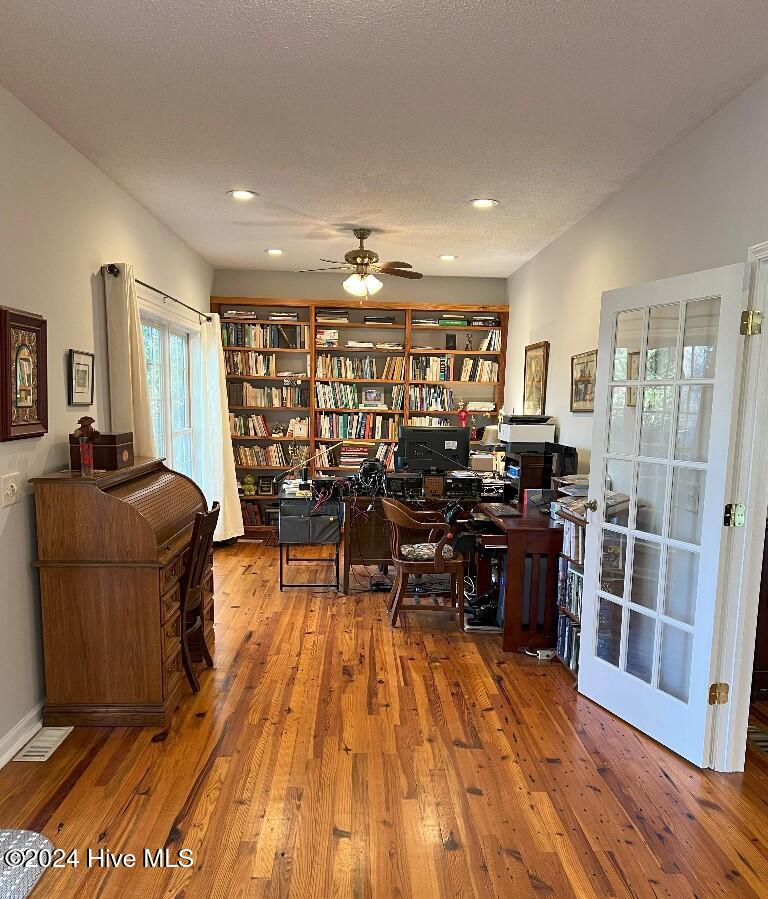 555 N Ashe Street Property Photo 6