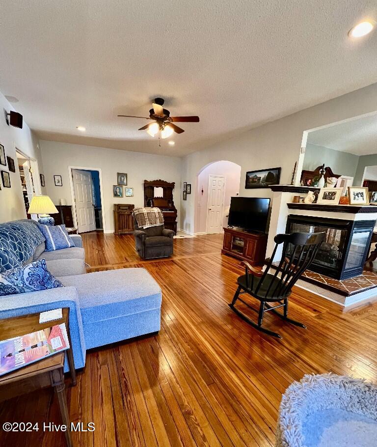 555 N Ashe Street Property Photo 10