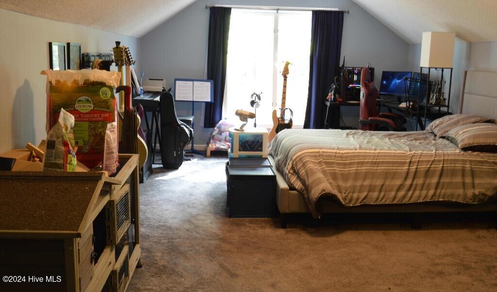 555 N Ashe Street Property Photo 25