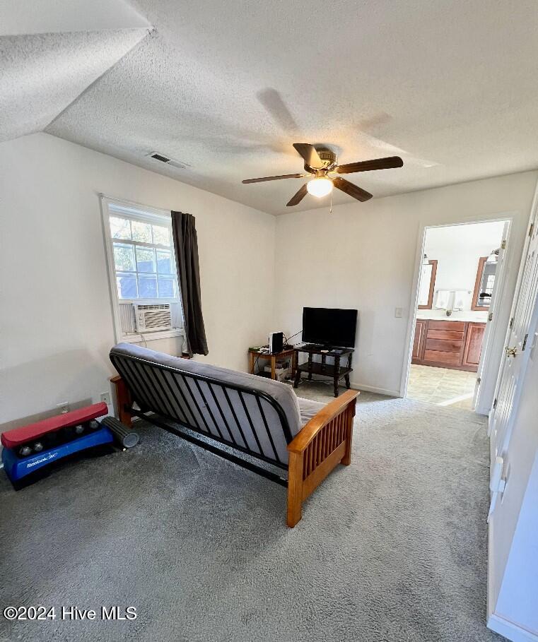 555 N Ashe Street Property Photo 29