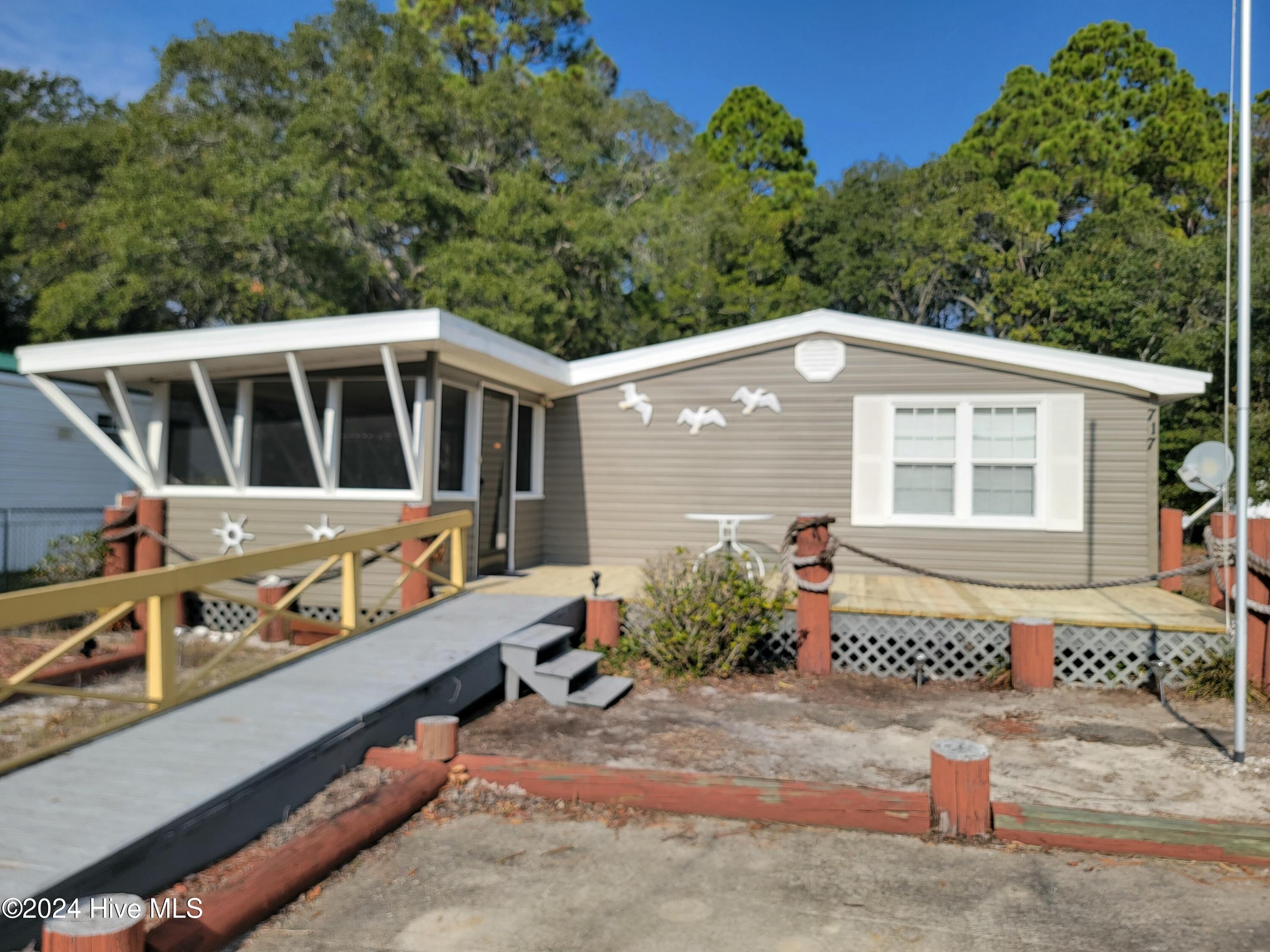 717 Live Oak Drive Property Photo 1