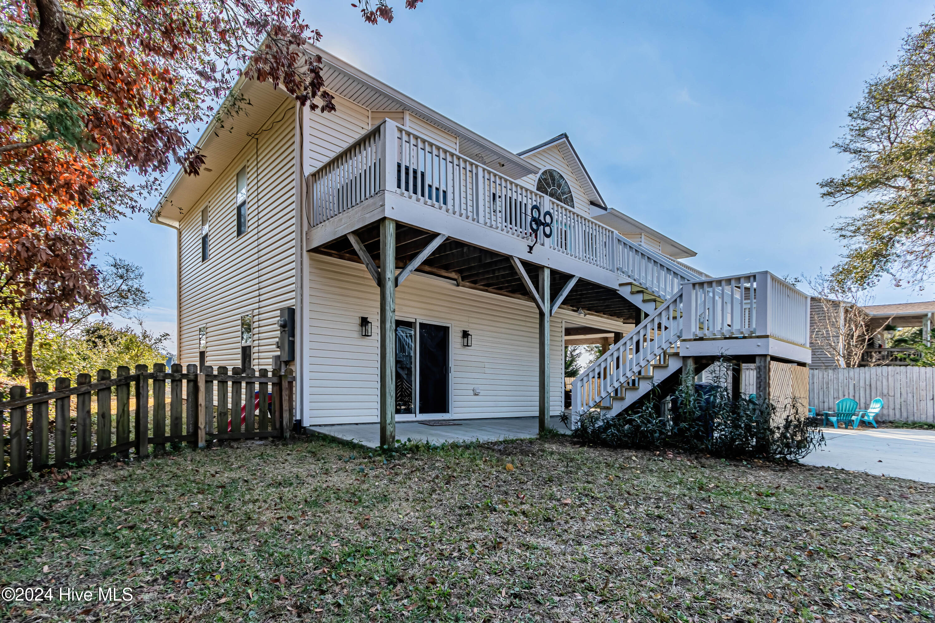 7315 Archers Creek Drive Property Photo 5