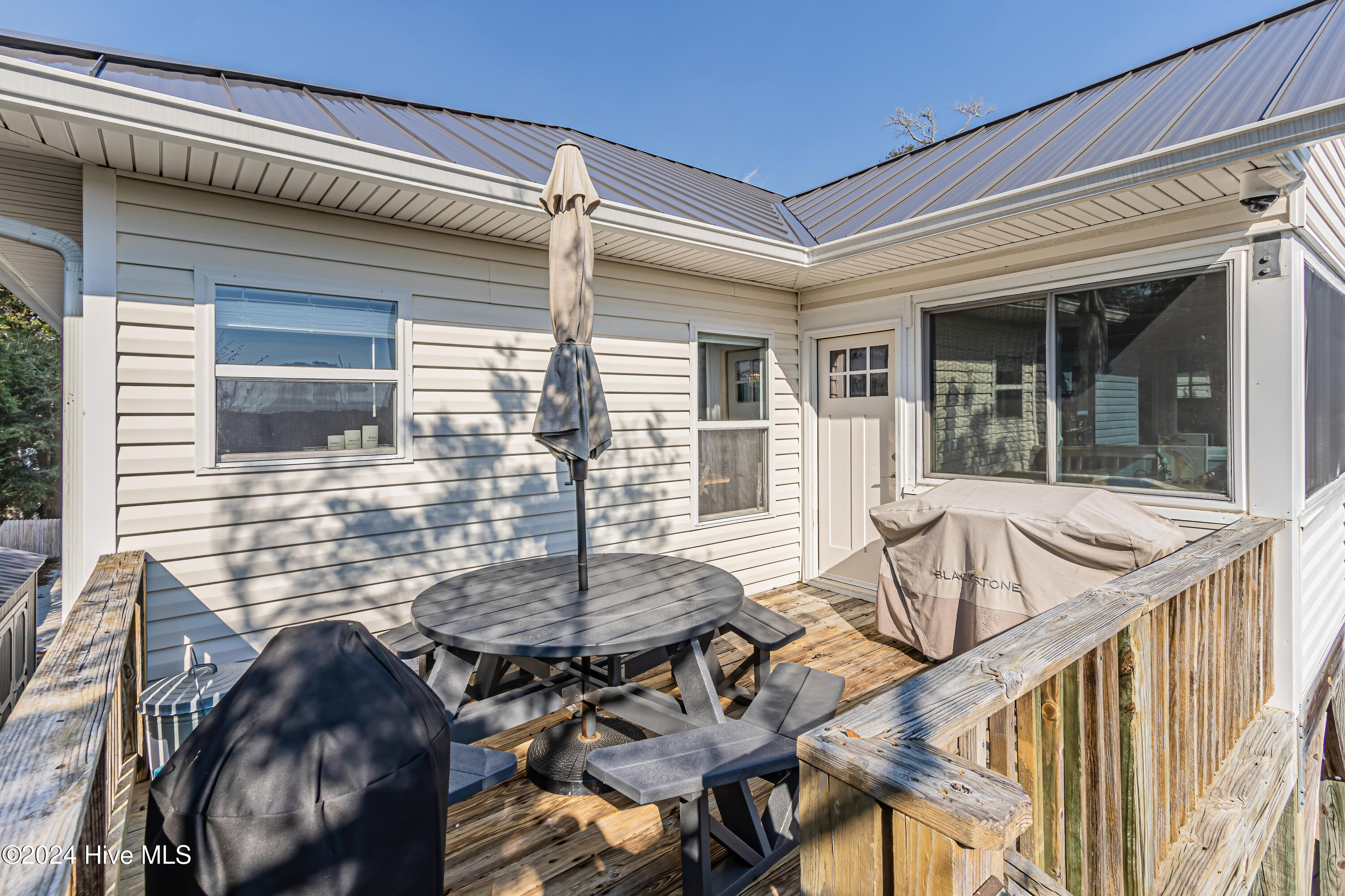 7315 Archers Creek Drive Property Photo 14
