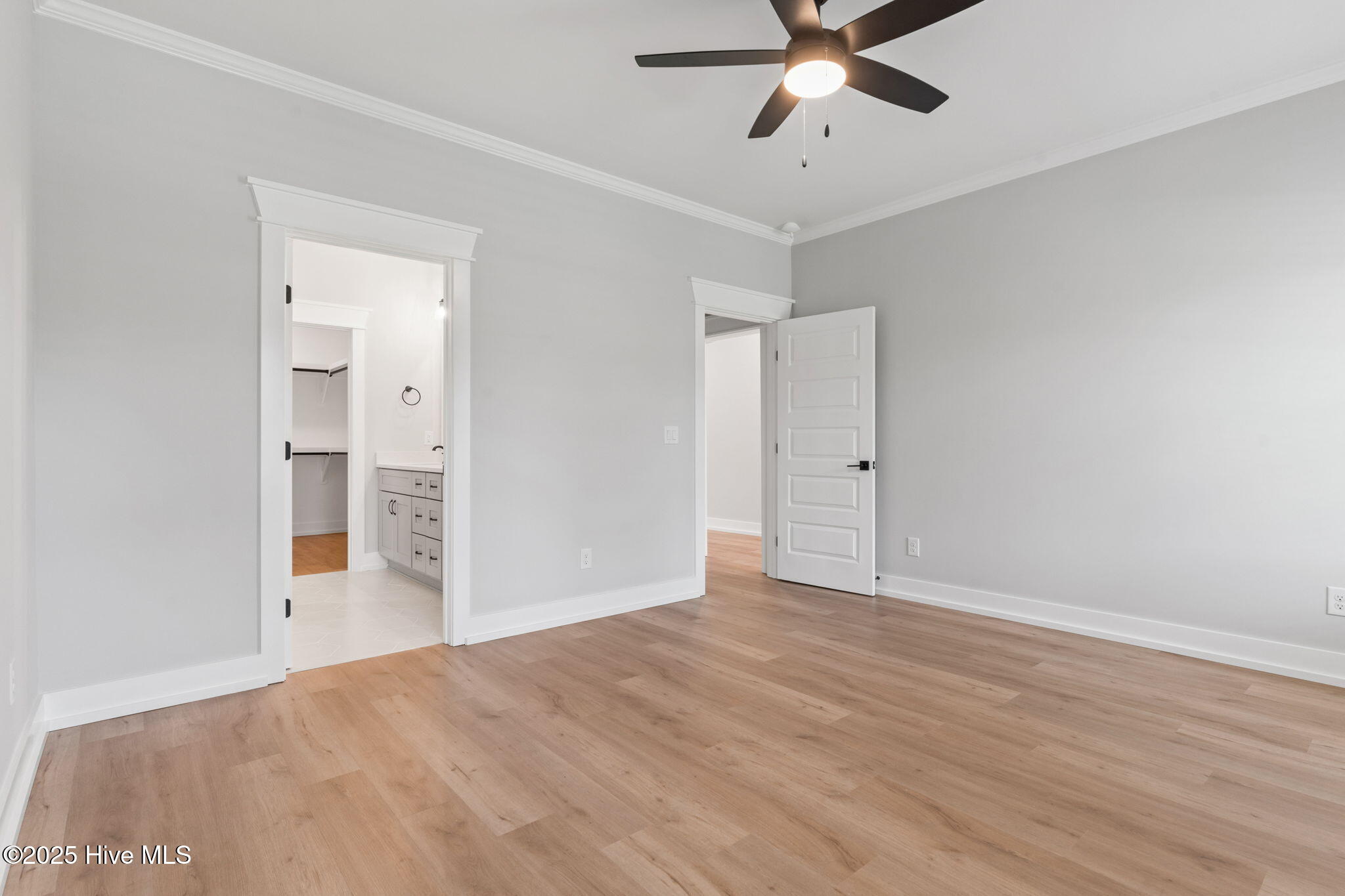 457 Raven Glen Drive Property Photo 16